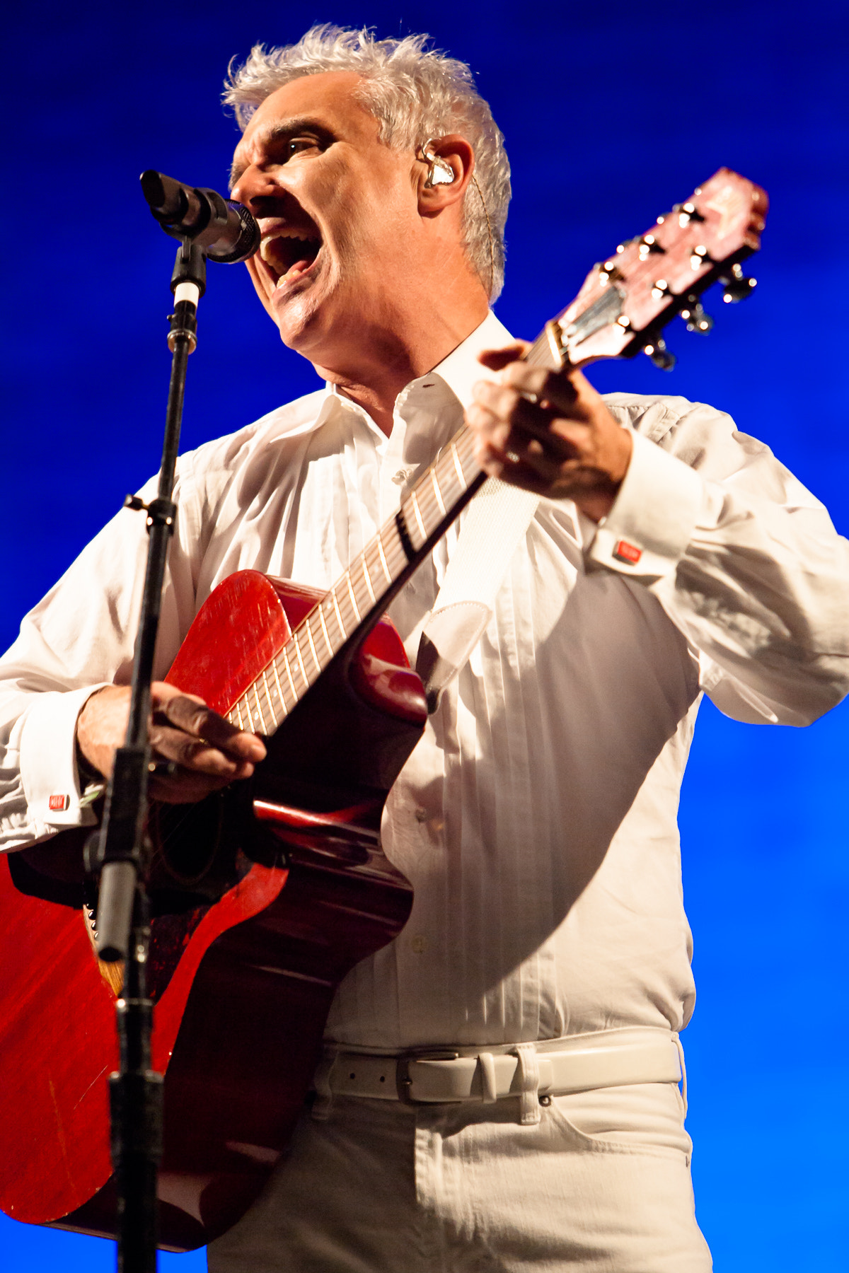 Canon EOS-1D Mark II + Canon EF 70-200mm F2.8L IS USM sample photo. David byrne, talking heads photography