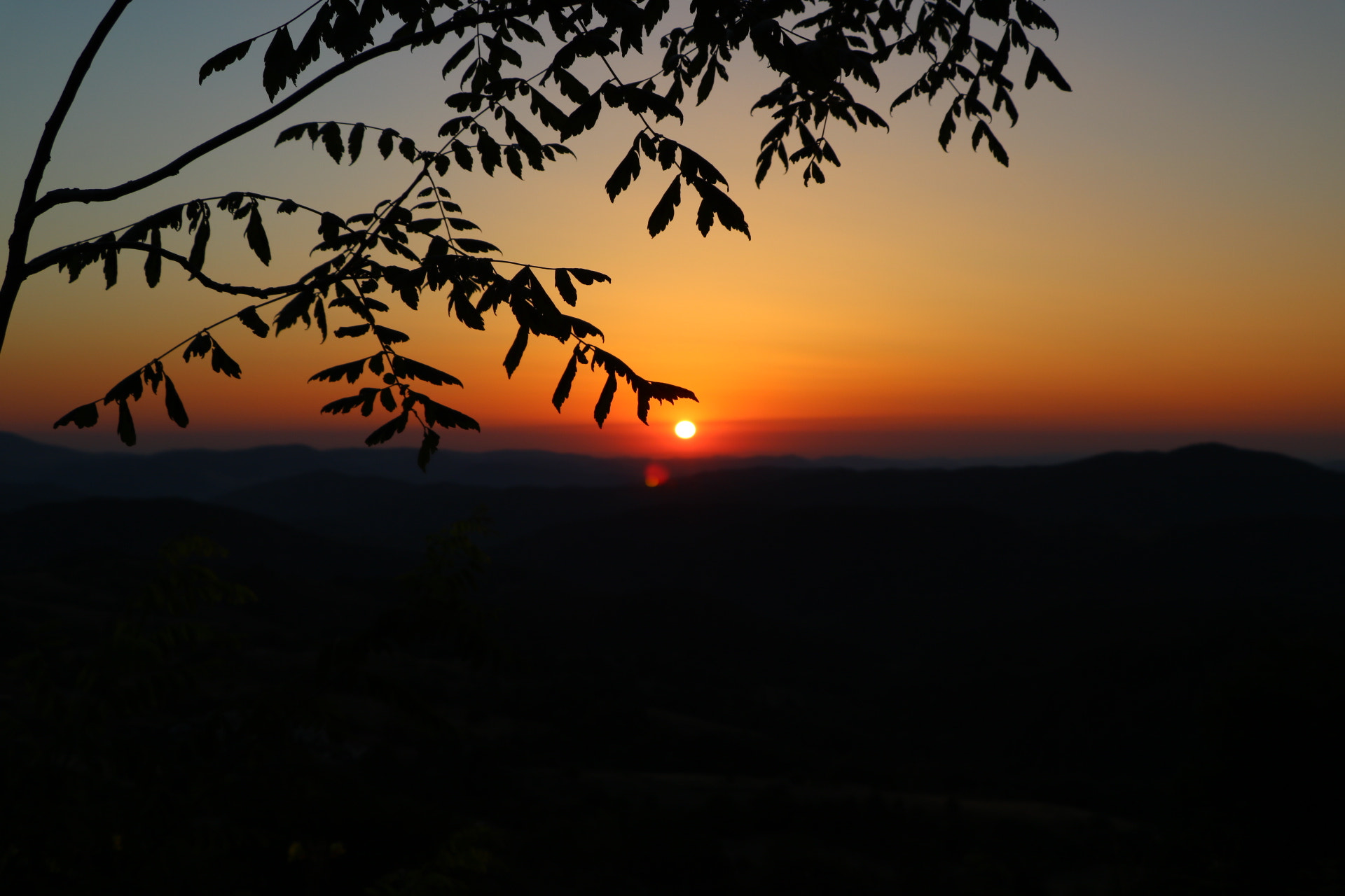 Canon EOS 750D (EOS Rebel T6i / EOS Kiss X8i) sample photo. Sunset ridopi mountain  photography