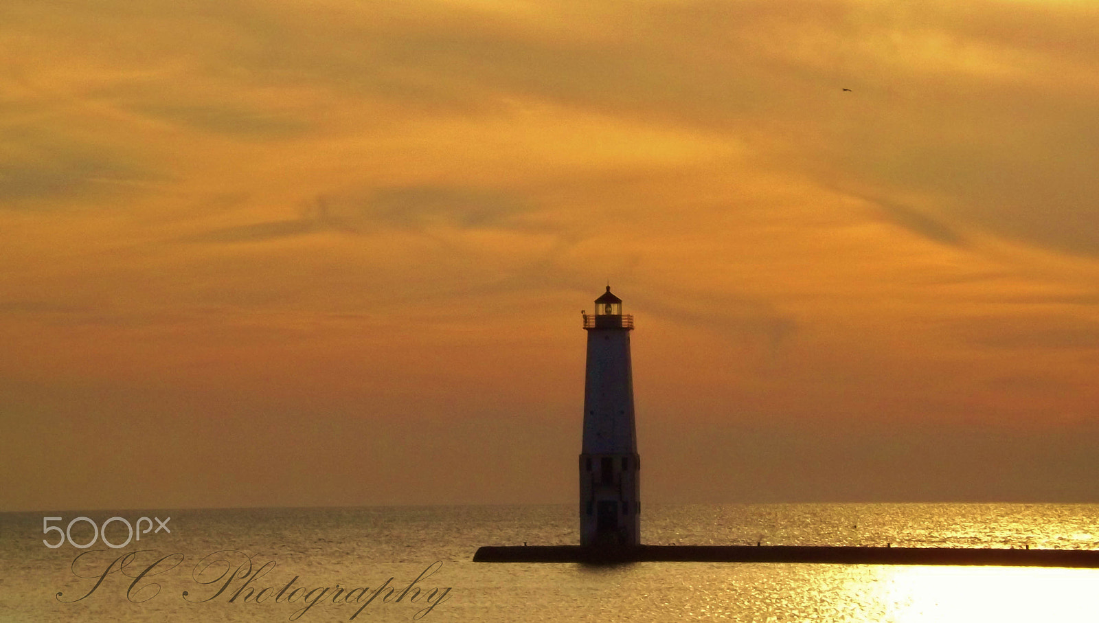 Fujifilm FinePix S4250/Walmart sample photo. Frankfort lighthouse photography