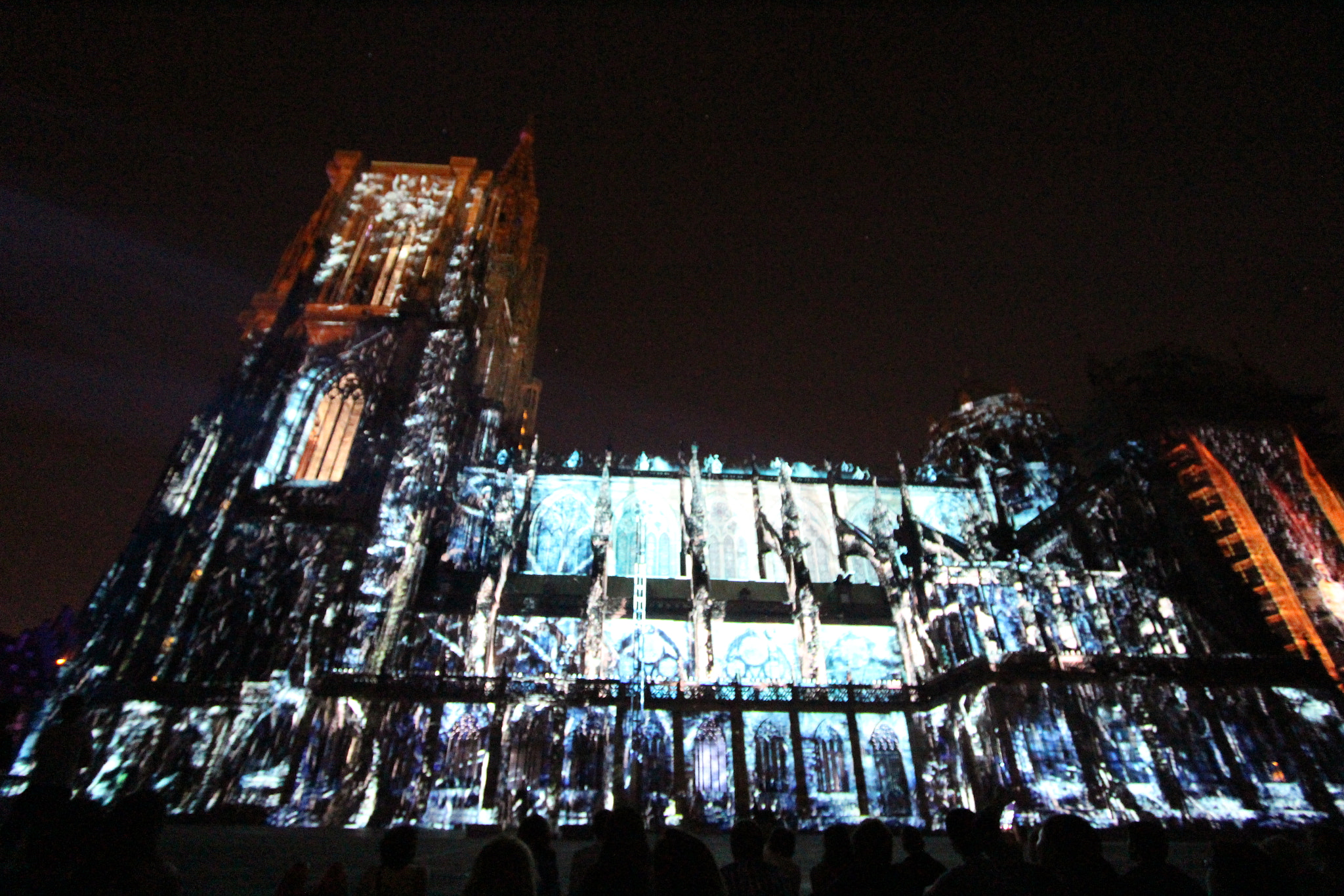 Canon EOS 100D (EOS Rebel SL1 / EOS Kiss X7) sample photo. Strasbourg cathedral by night photography