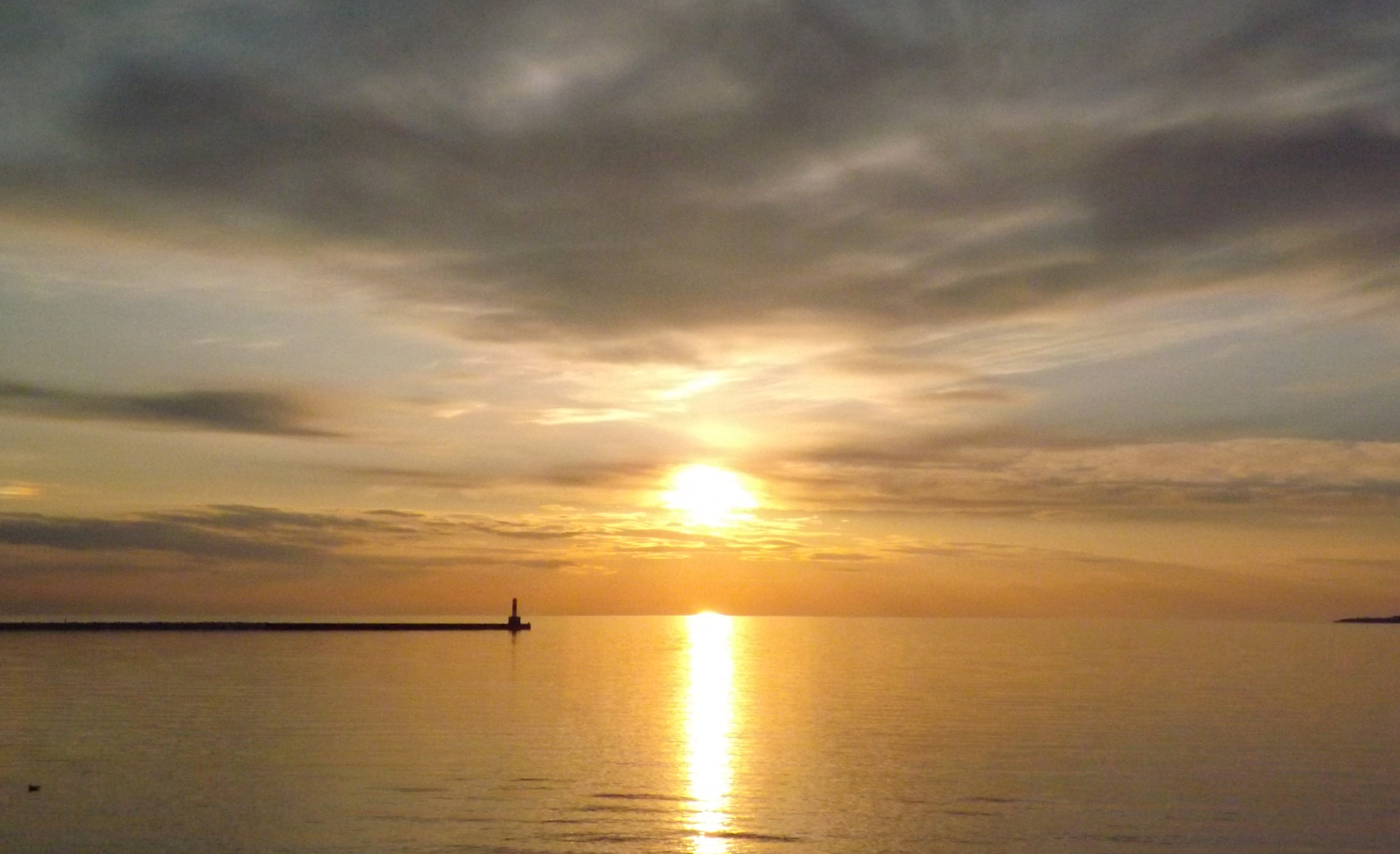 Fujifilm FinePix S4250/Walmart sample photo. Petoskey sunset photography