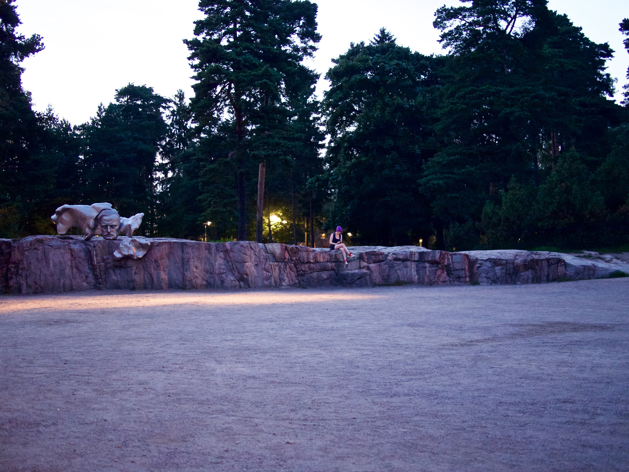 Olympus OM-D E-M10 II + Panasonic Lumix G 20mm F1.7 ASPH sample photo. Pokemon gym at sibelius monument. there's always somebody. photography