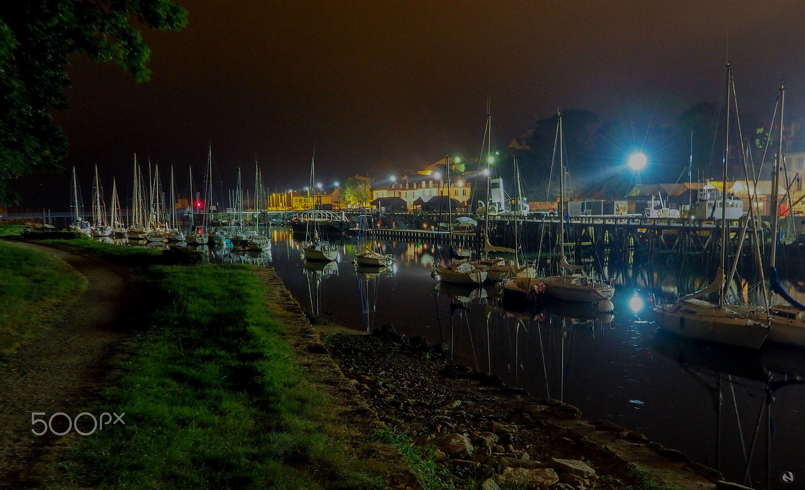 OLYMPUS M.12-50mm F3.5-6.3 sample photo. Douarnenez by night photography