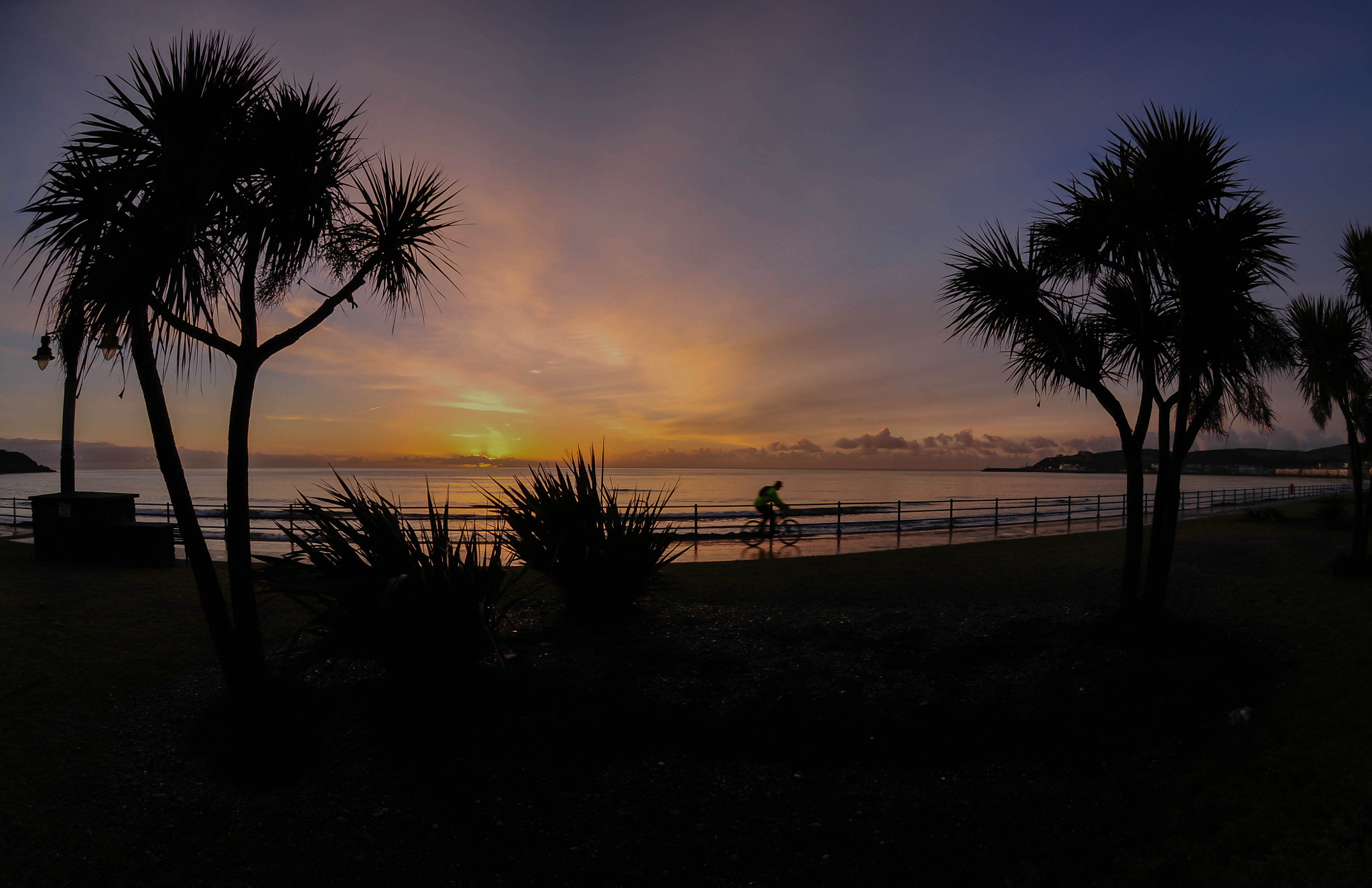 Nikon AF DX Fisheye-Nikkor 10.5mm F2.8G ED sample photo. Sunrise  photography