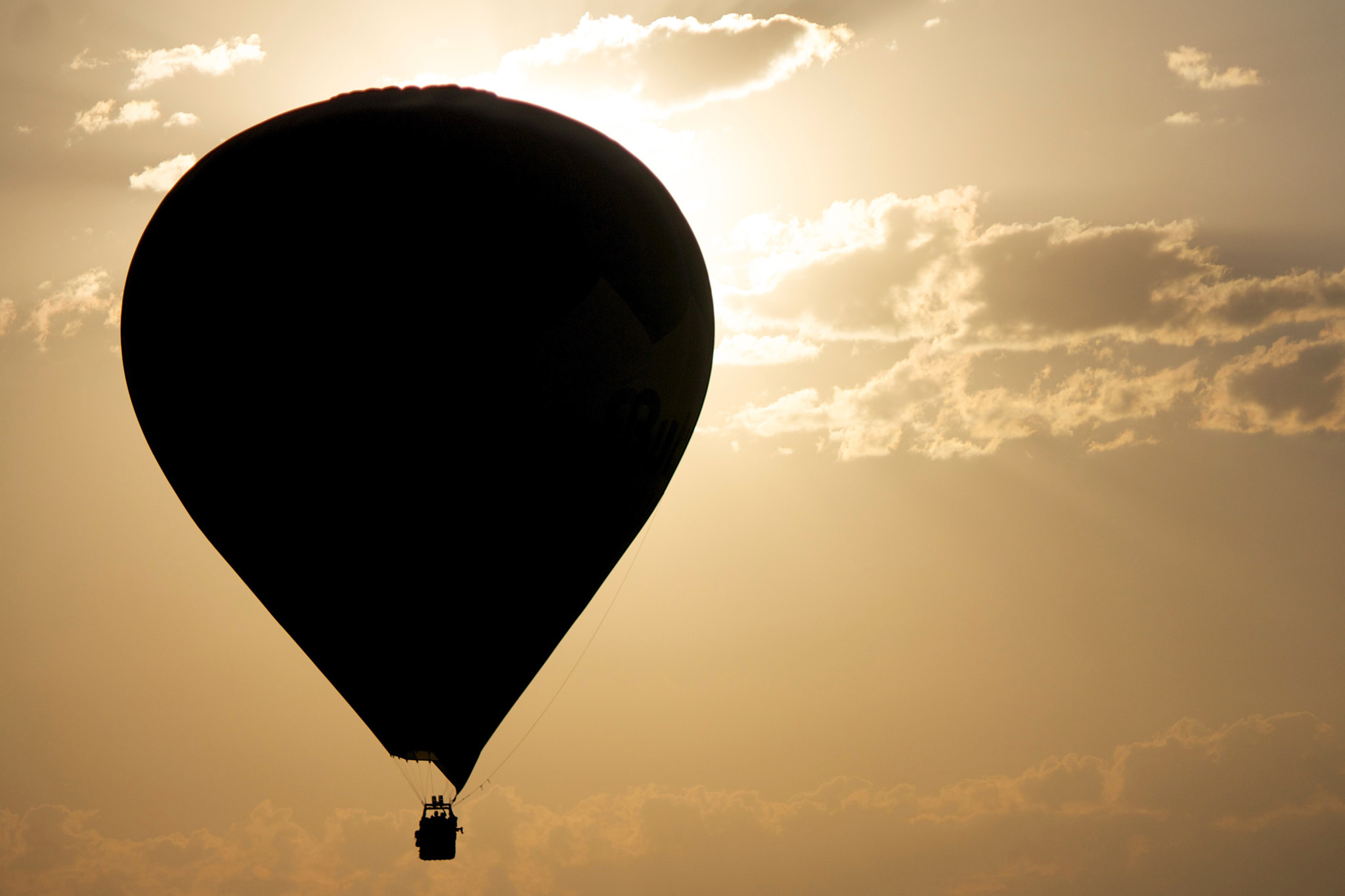 Canon EF-S 55-250mm F4-5.6 IS sample photo. Balloon silhouette photography