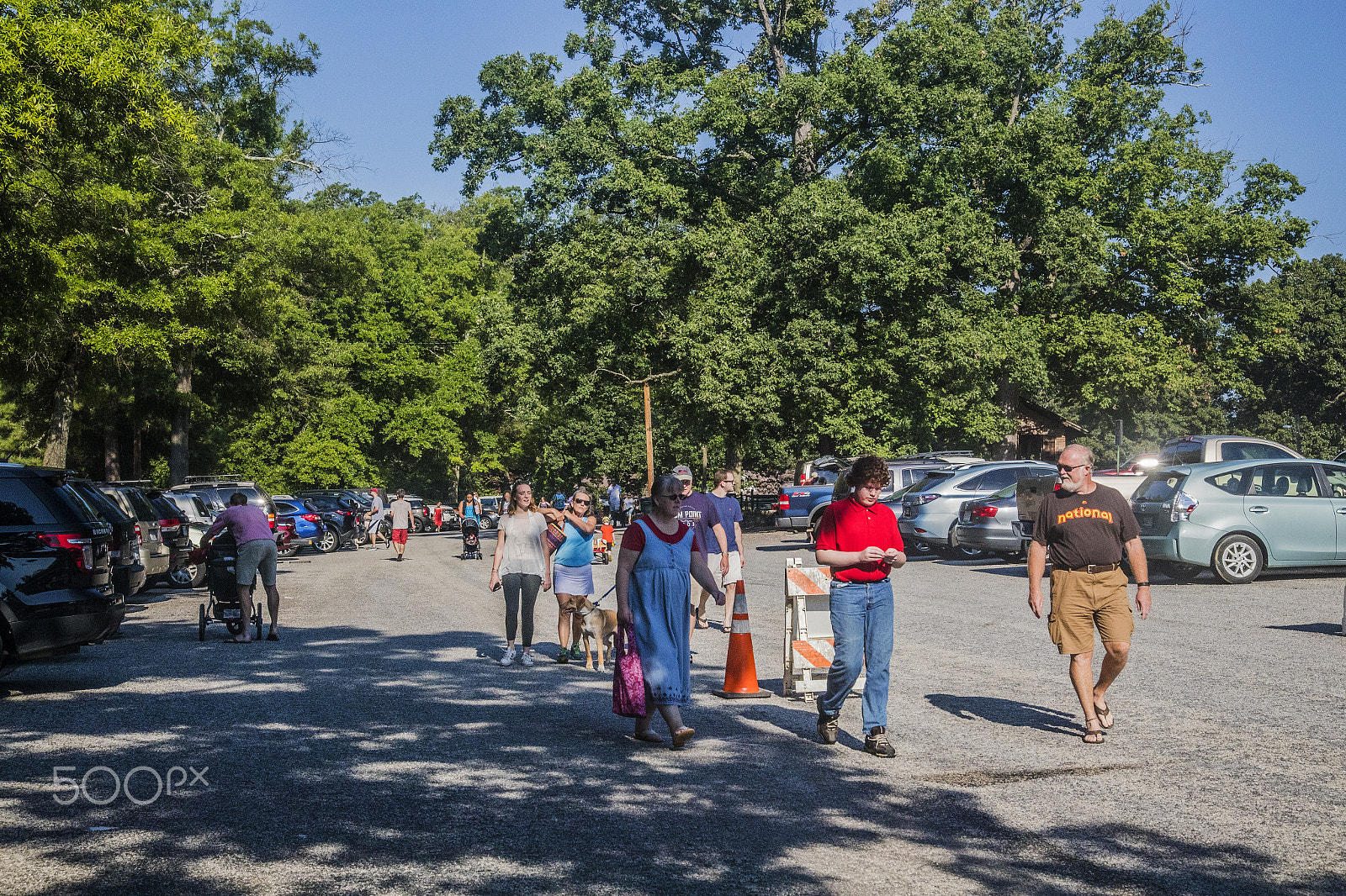 Sigma 24-105mm f/4 DG OS HSM | A sample photo. People coming to market 10124 photography