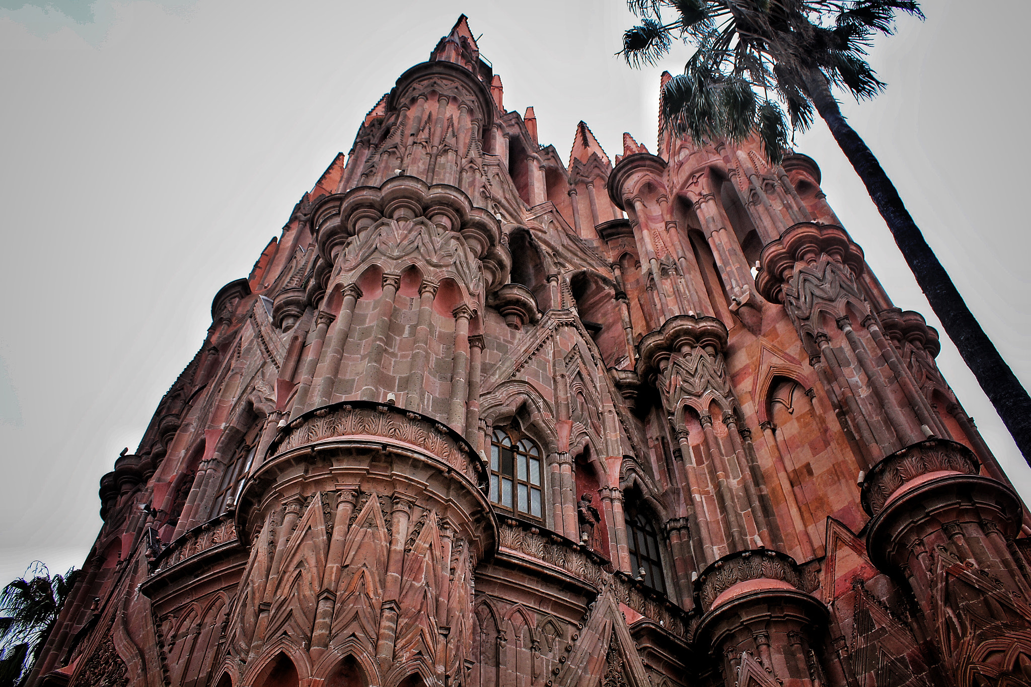 Canon EOS 550D (EOS Rebel T2i / EOS Kiss X4) + Canon EF-S 18-55mm F3.5-5.6 IS sample photo. Parroquia de san miguel arcángel, san miguel de allende, guanajuato. photography