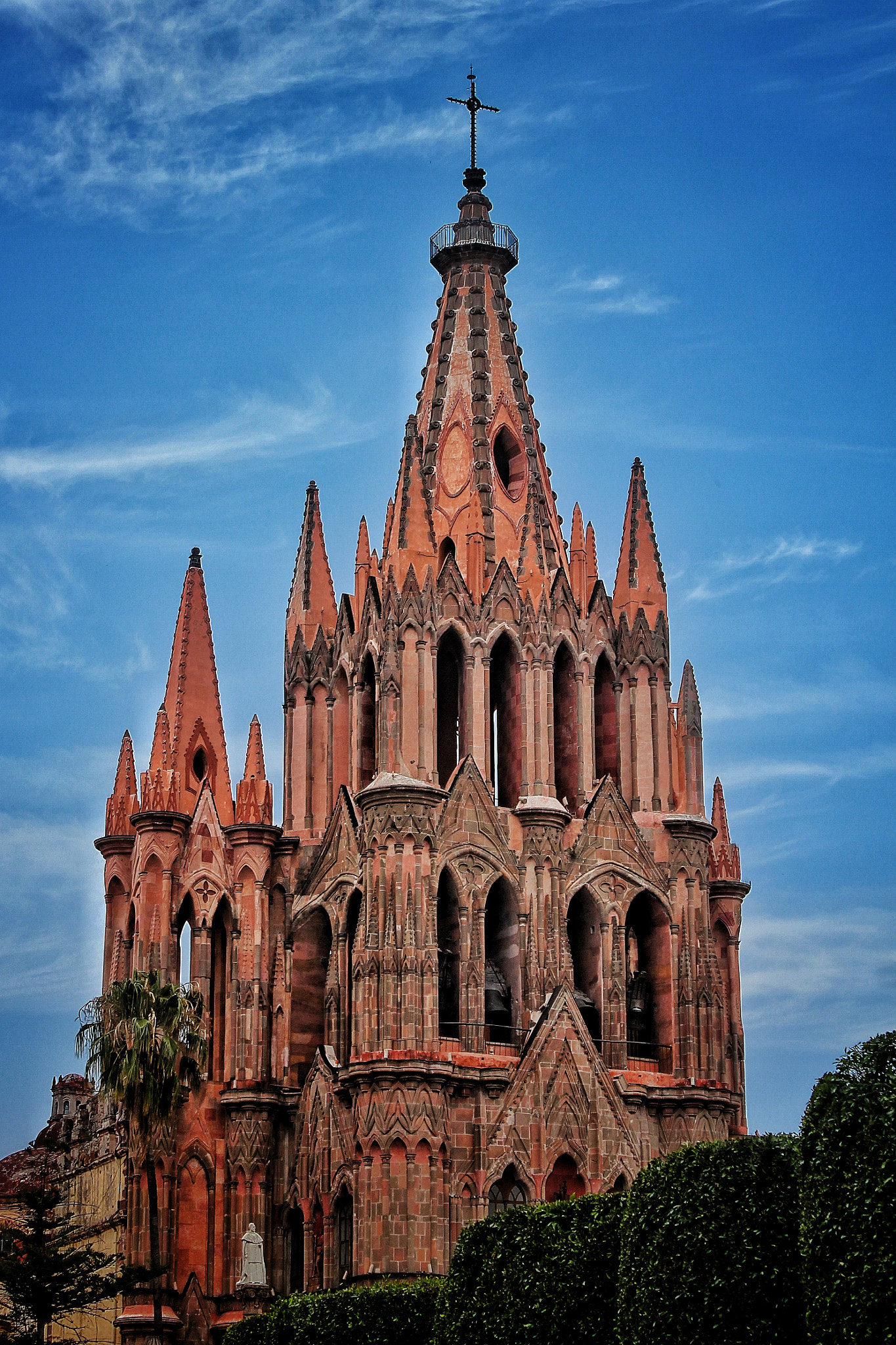 Canon EOS 550D (EOS Rebel T2i / EOS Kiss X4) + Canon EF-S 18-55mm F3.5-5.6 IS sample photo. Parroquia de san miguel arcángel, san miguel de allende, guanajuato, photography