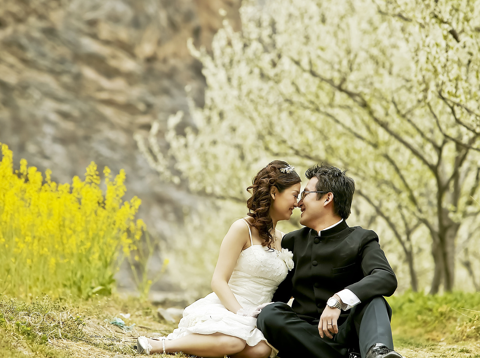 Canon EOS-1Ds + Canon EF 70-200mm F2.8L IS USM sample photo. Wedding couple photography