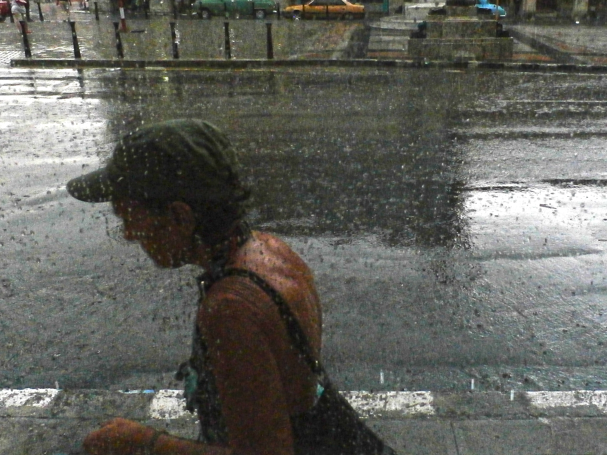 Olympus SZ-15,DZ-100 sample photo. Raindy day in cuba photography