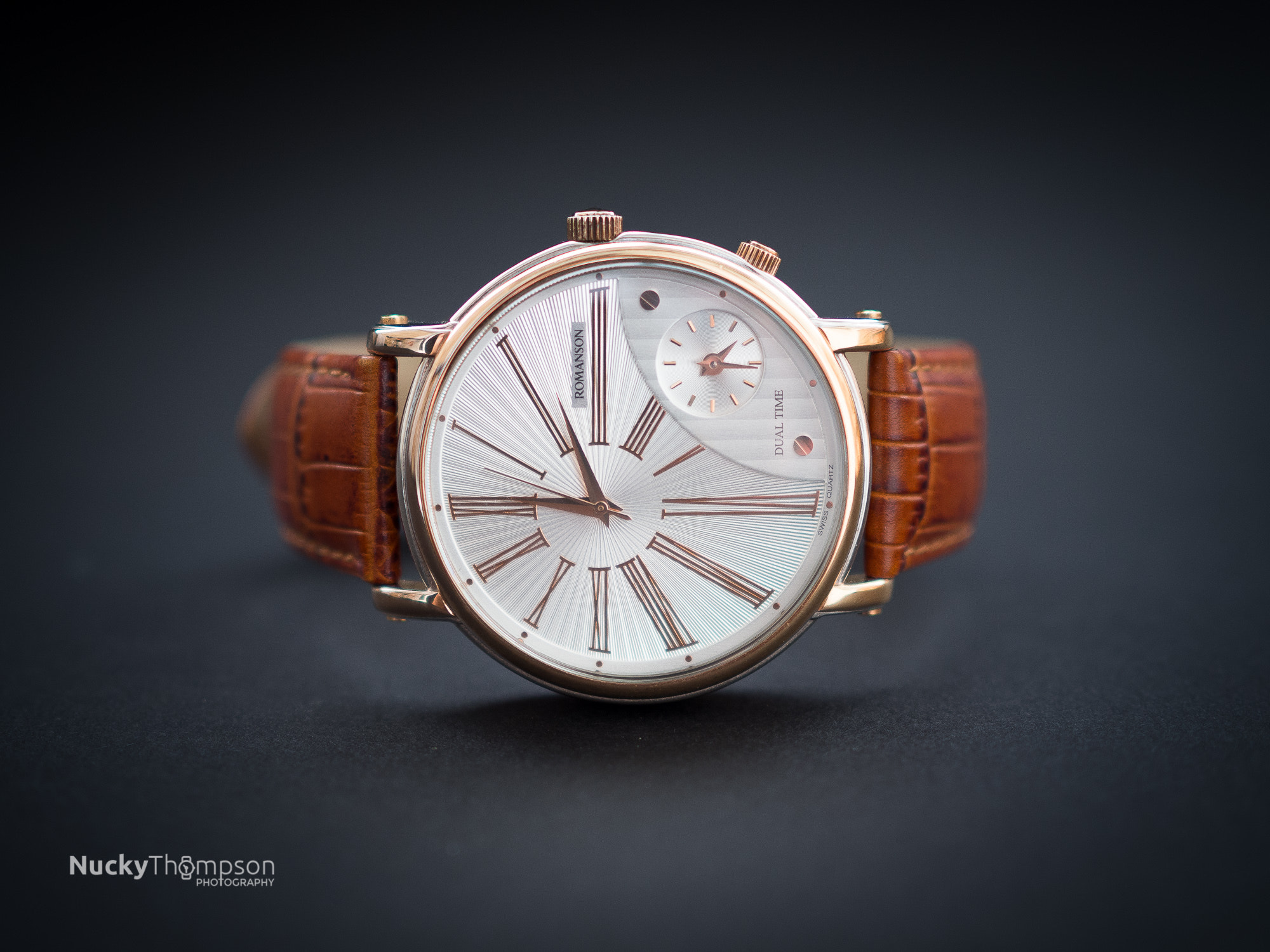 Olympus M.Zuiko Digital 25mm F1.8 sample photo. Romanson gold watch gmt photography