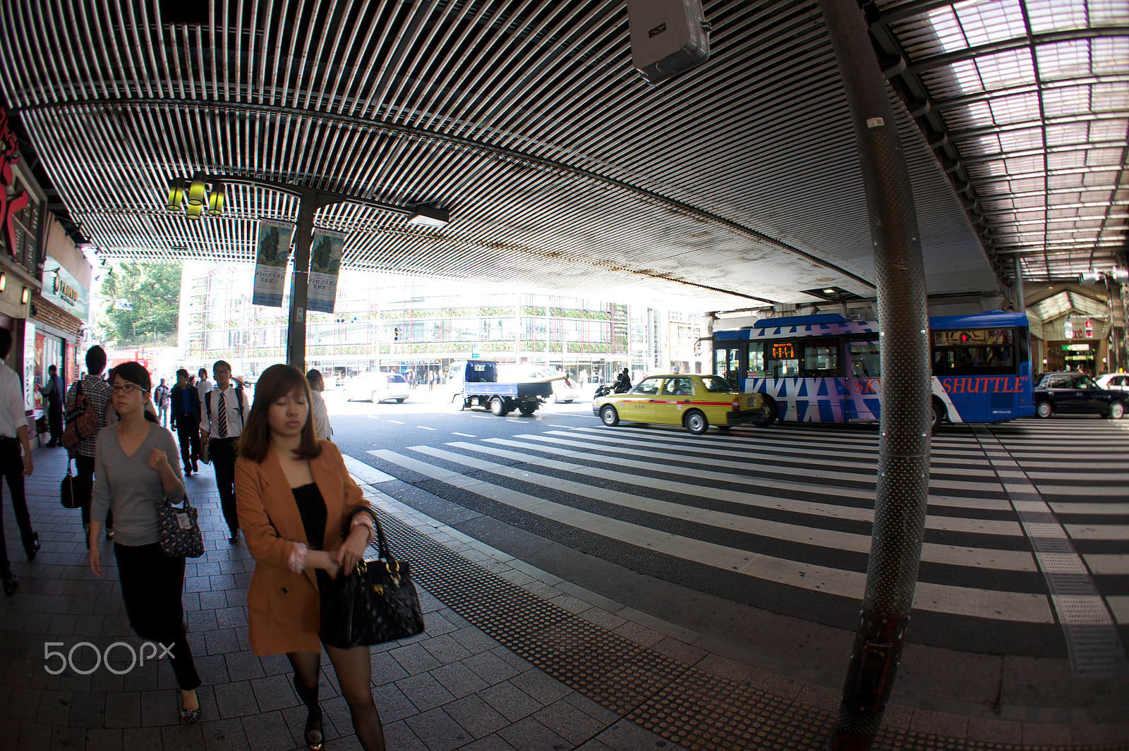 Sony Alpha NEX-5 + Sony E 16mm F2.8 sample photo. Different perspective photography