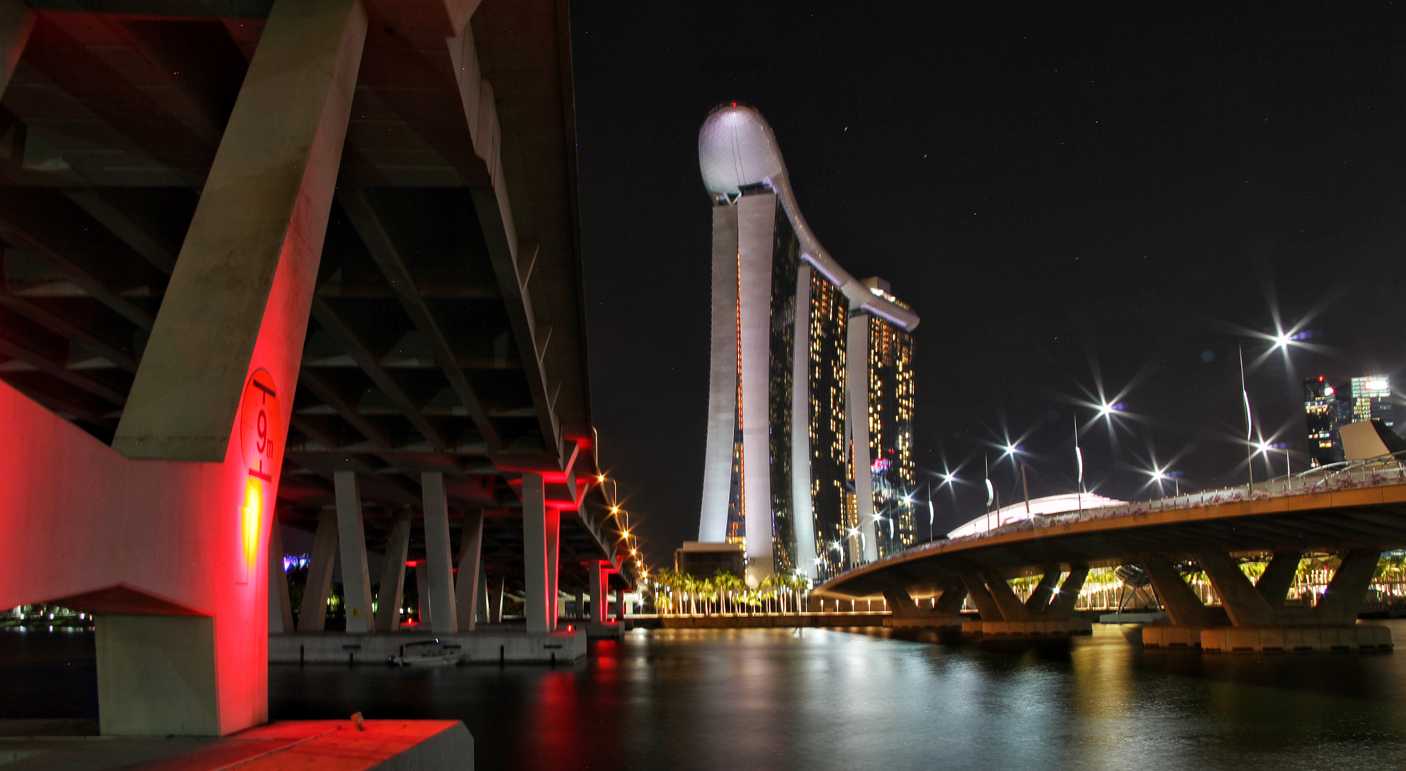 Canon EOS 5D Mark II + Canon EF 24-85mm F3.5-4.5 USM sample photo. Marina bay sands, singapore photography