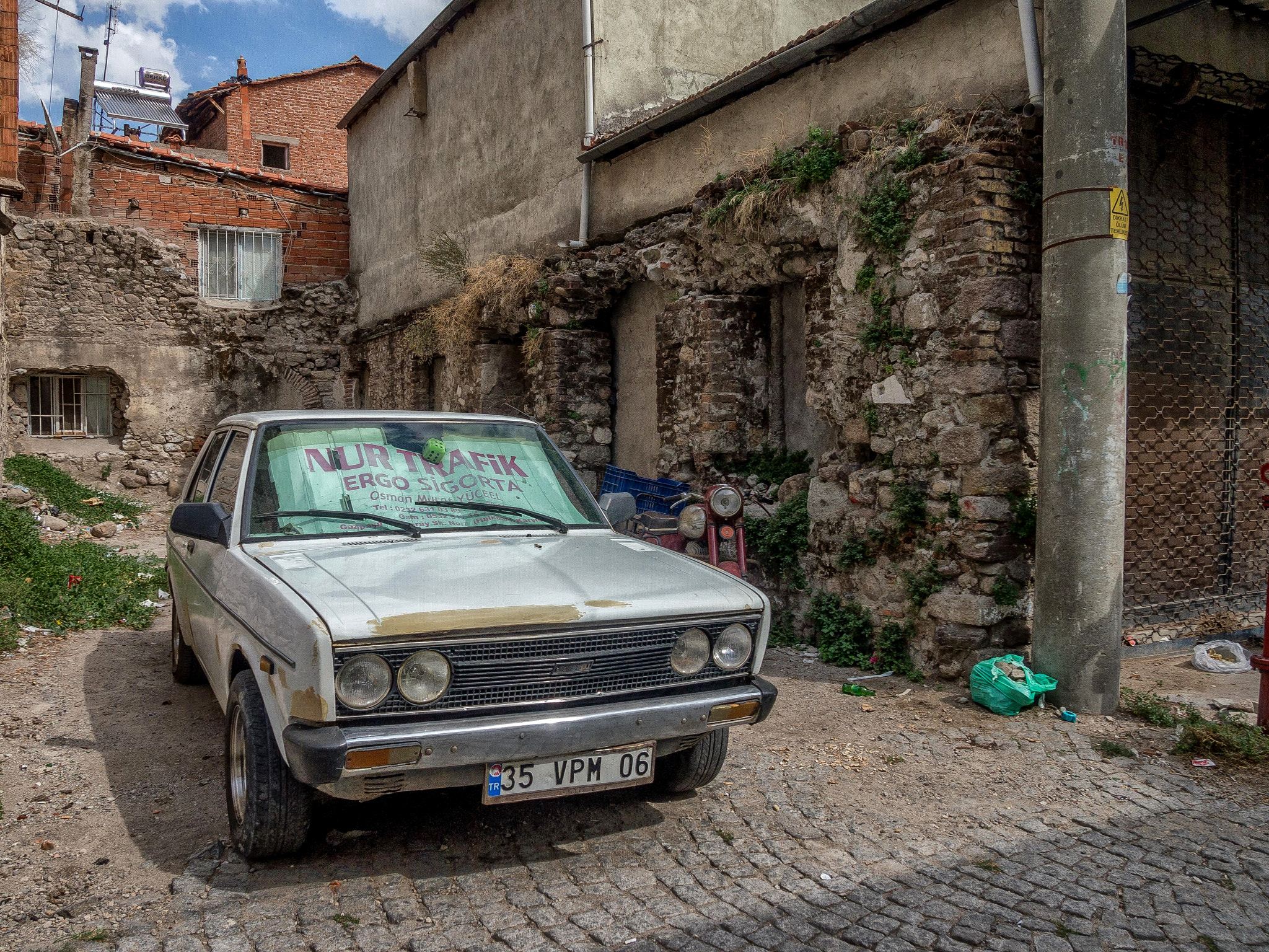 Olympus PEN E-PL3 sample photo. Topas car photography