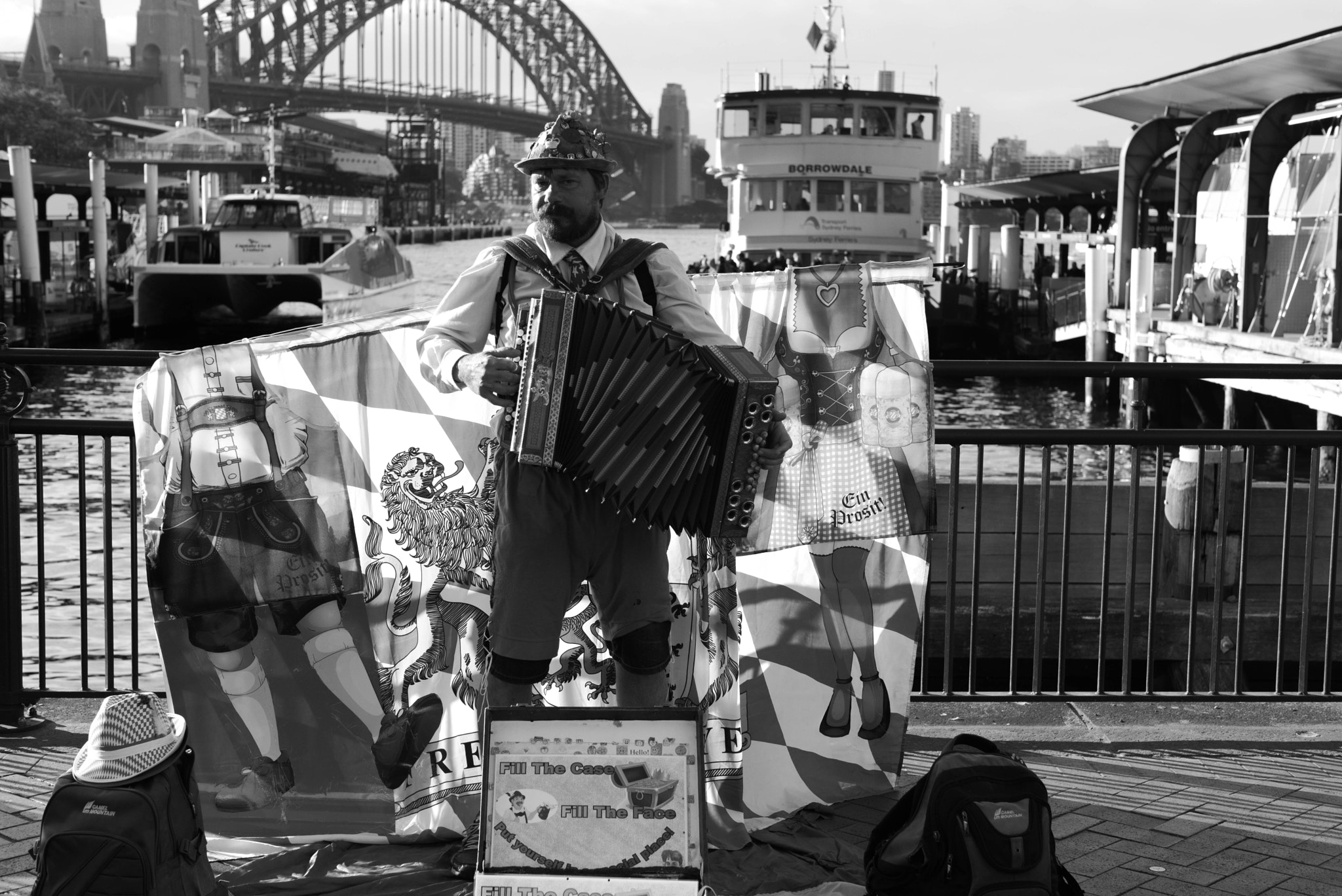 Leica Tri-Elmar-M 16-18-21mm F4 ASPH sample photo. Accordionist photography