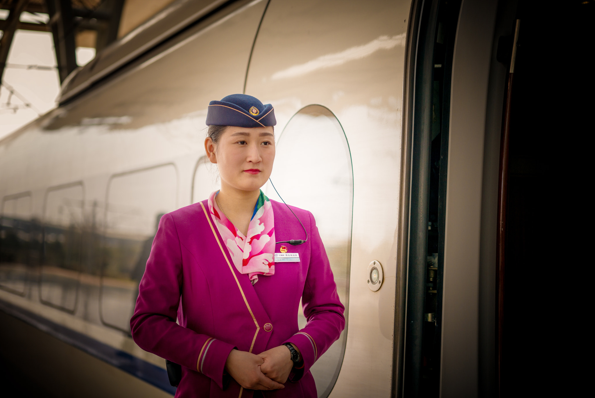 Leica APO-Summicron-M 50mm F2 ASPH sample photo. Chinese bulletin train attendant photography