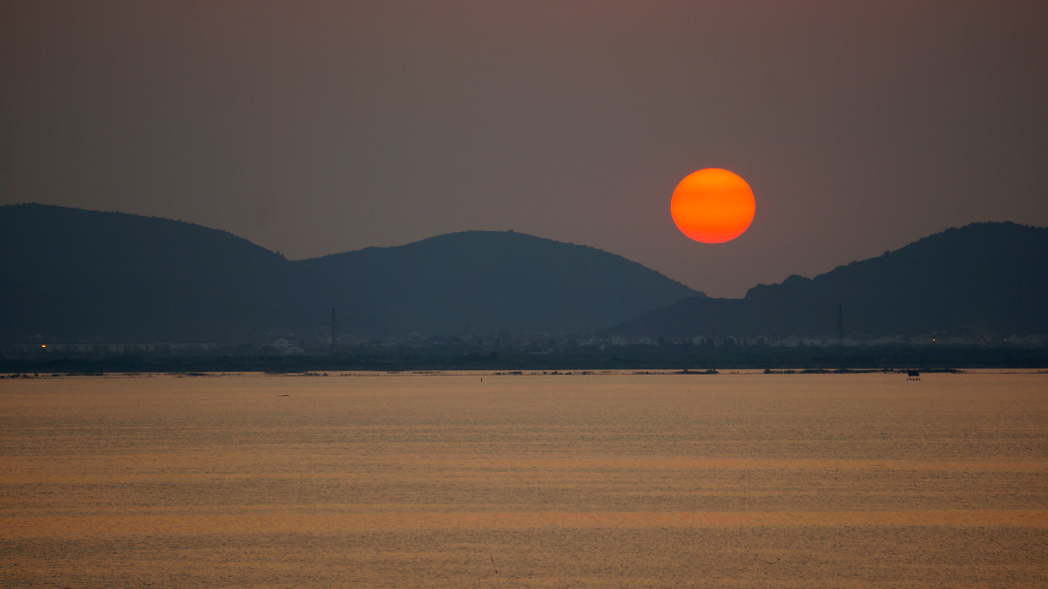 Sony E 55-210mm F4.5-6.3 OSS sample photo. Sunset of taihu lake photography