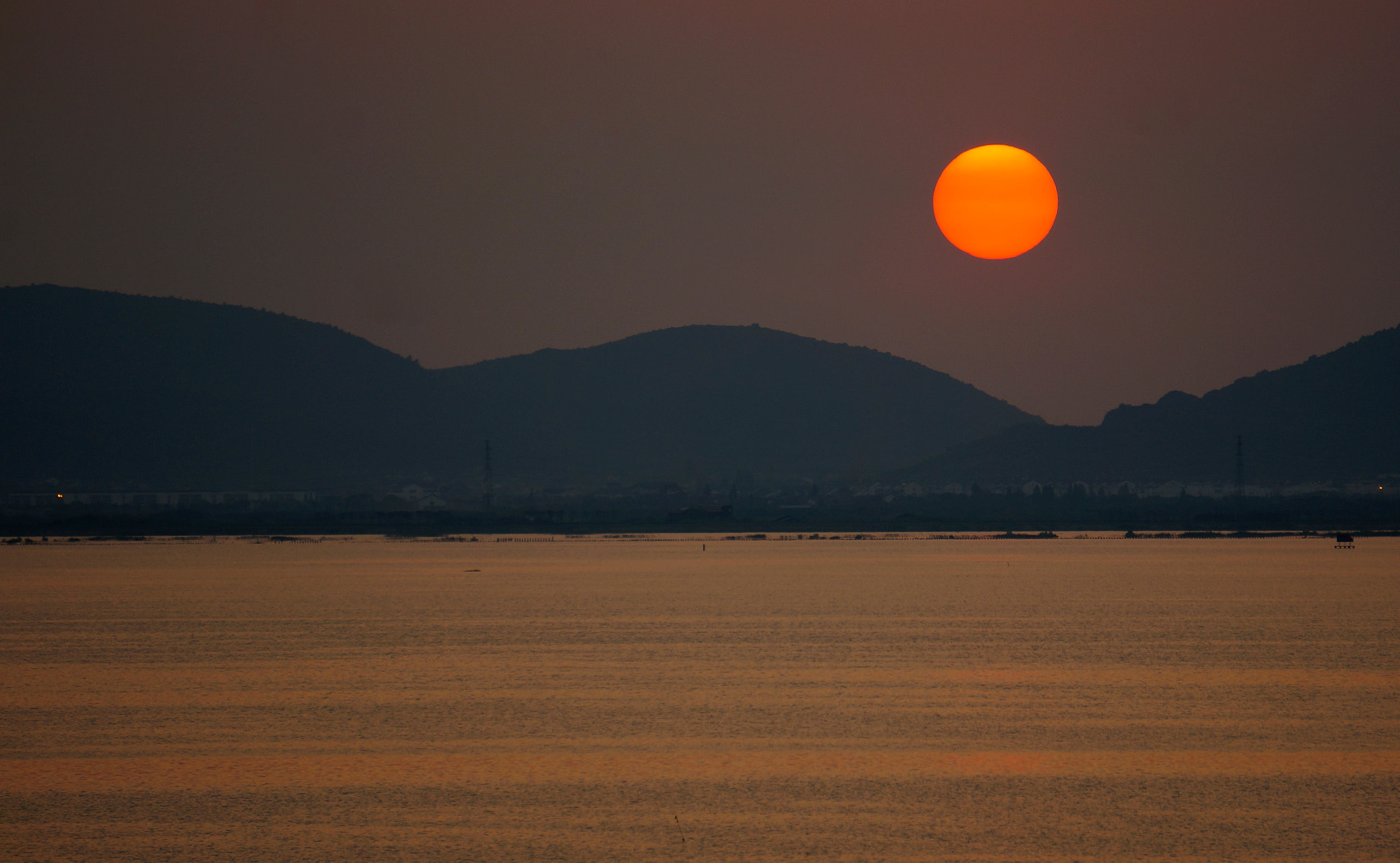 Sony Alpha NEX-6 + Sony E 55-210mm F4.5-6.3 OSS sample photo. Sunset of taihu lake photography