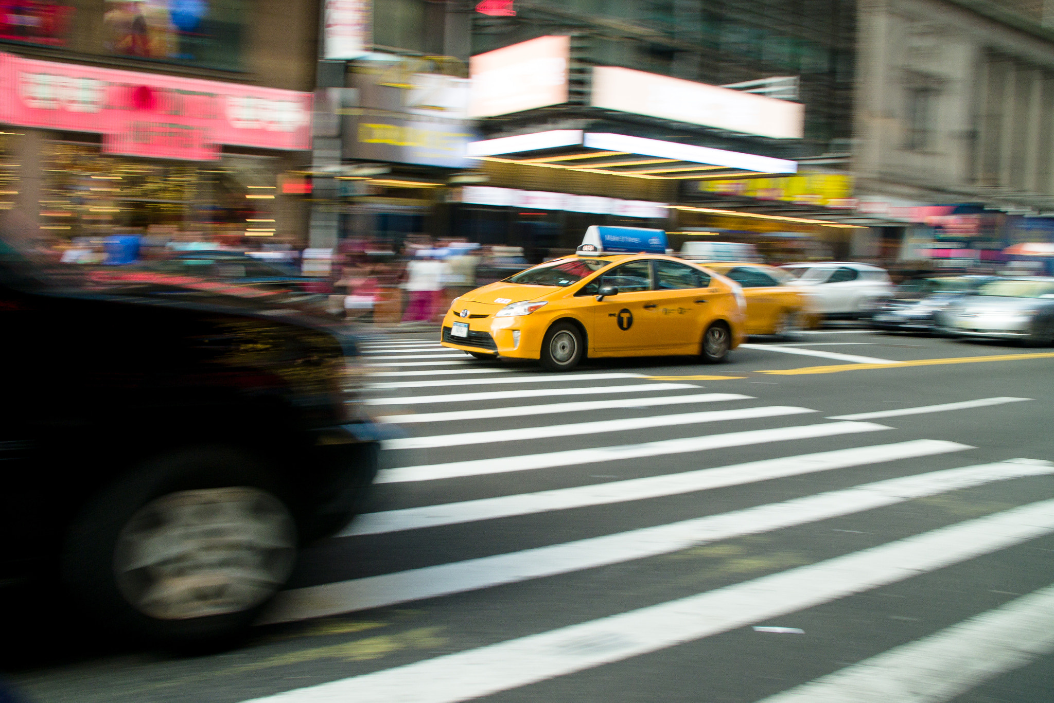 Panasonic Lumix DMC-G7 + Canon EF 24-105mm F4L IS USM sample photo. The city is electric photography