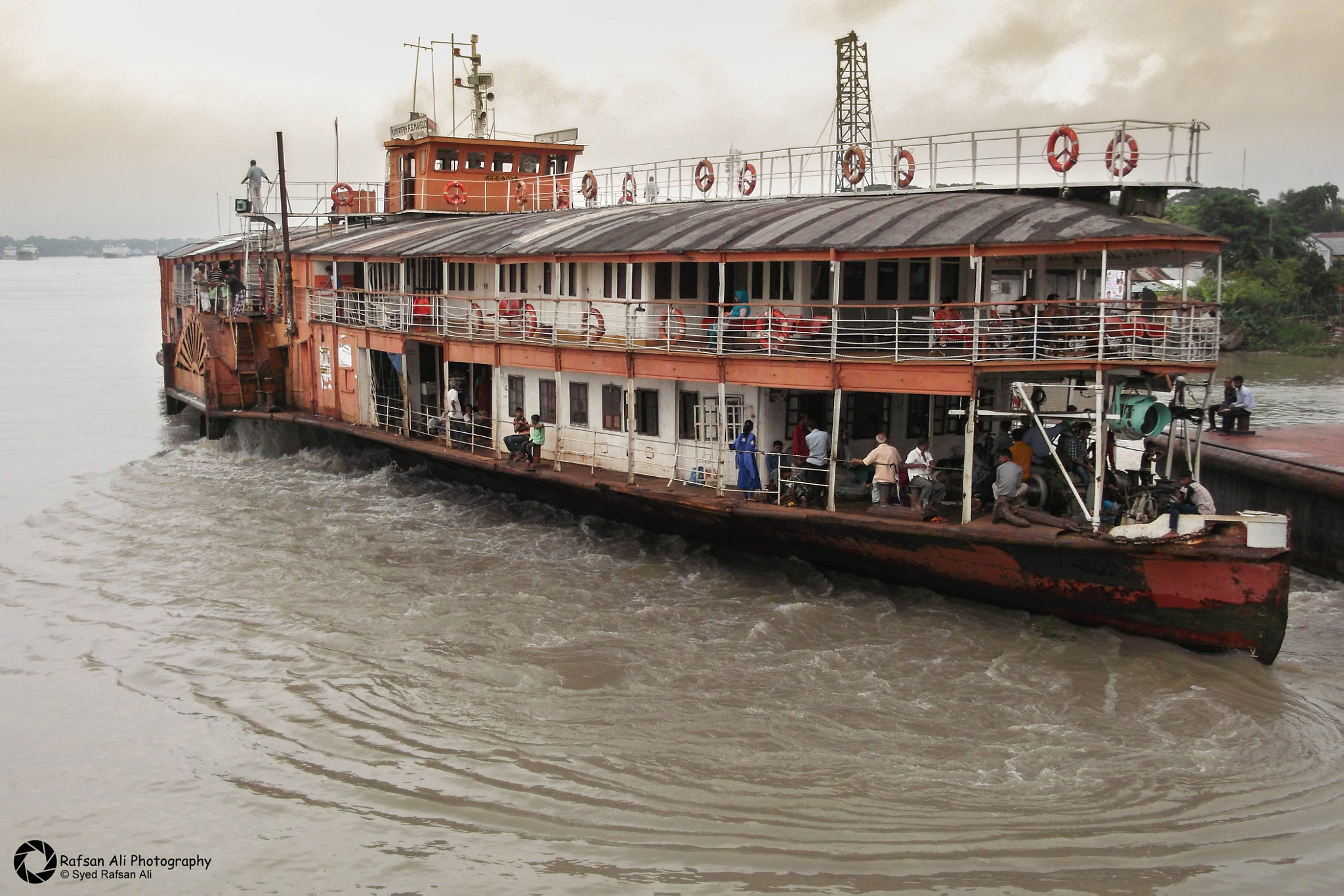 Fujifilm FinePix JV500 sample photo. Paddle wheel steamer (p.s mahsud) photography