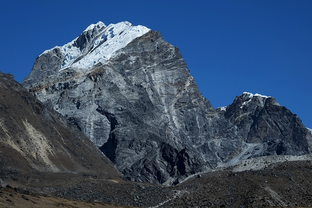 Fujifilm X-Pro1 + Fujifilm XC 50-230mm F4.5-6.7 OIS sample photo. Lobuche east (6119m), nepal photography