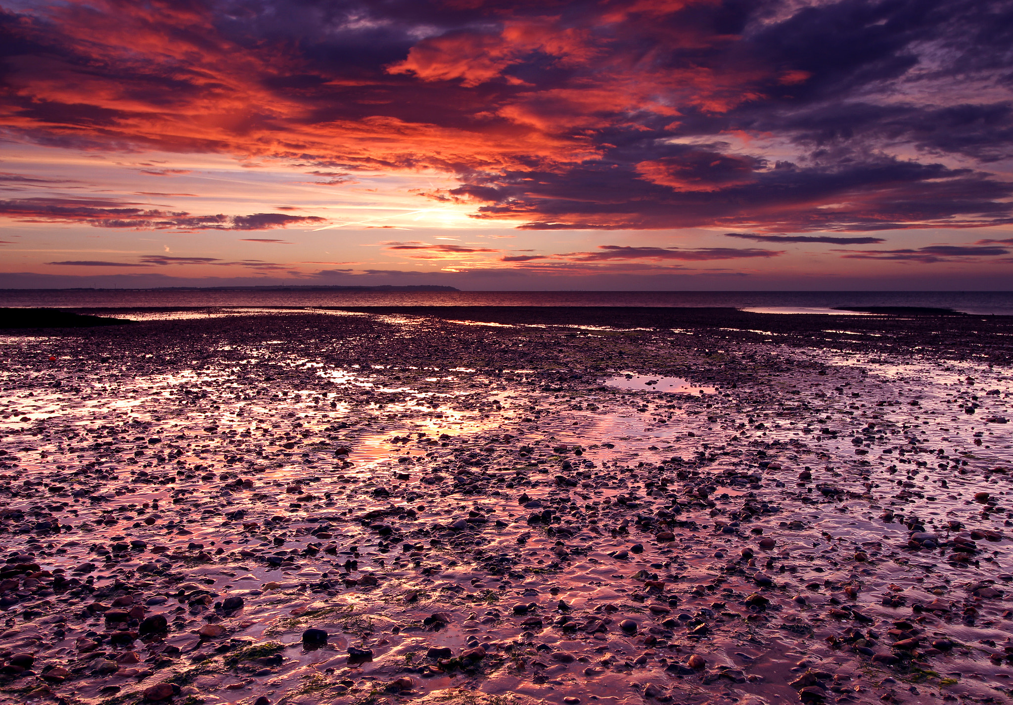 Canon EOS 550D (EOS Rebel T2i / EOS Kiss X4) sample photo. Low tide at whitstable photography