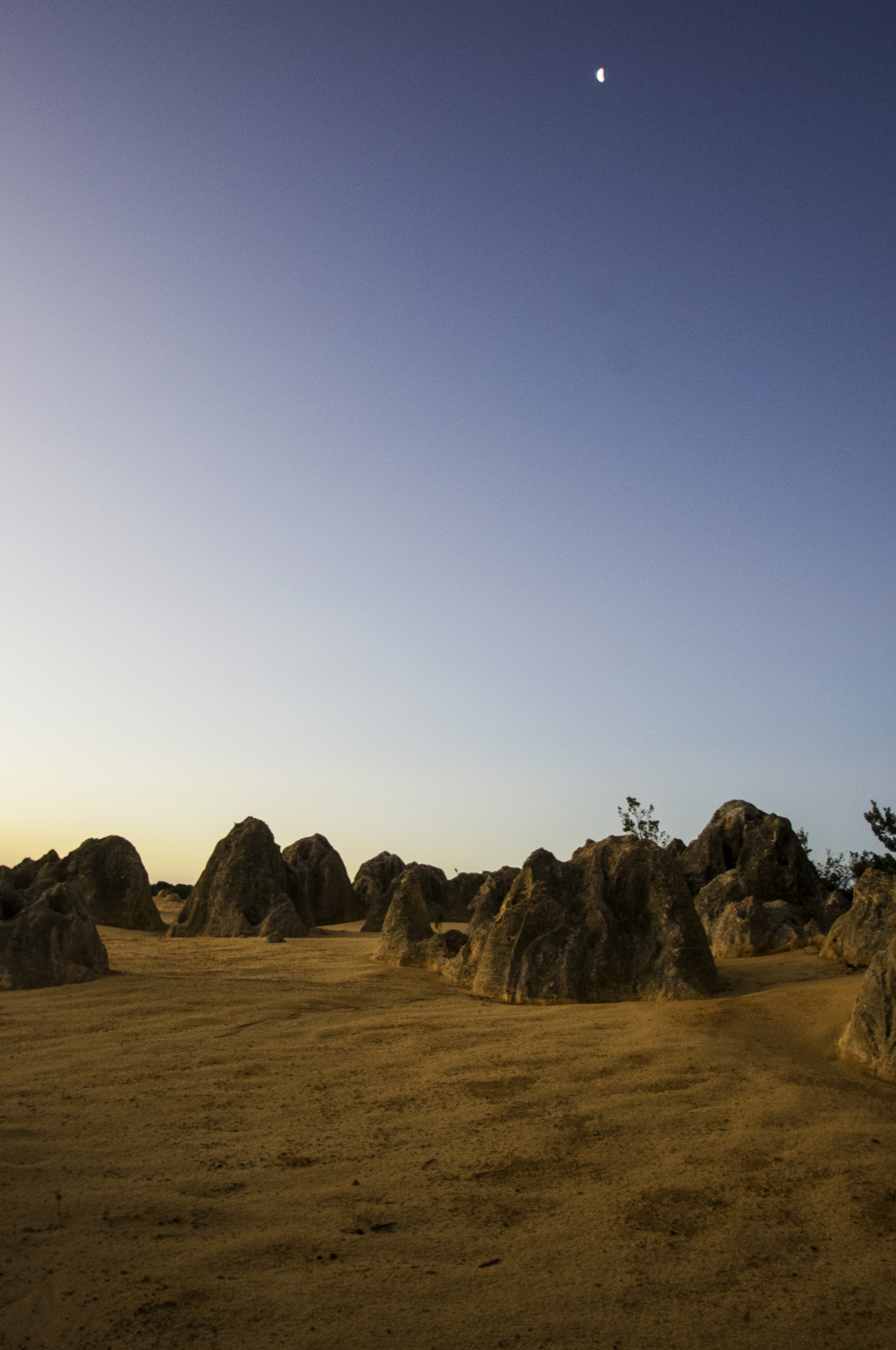 Pentax K-r sample photo. Pinnacles desert, australia photography
