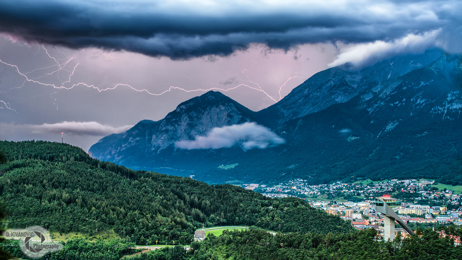 Sigma 28-105mm F4-5.6 UC sample photo. Lightning photography