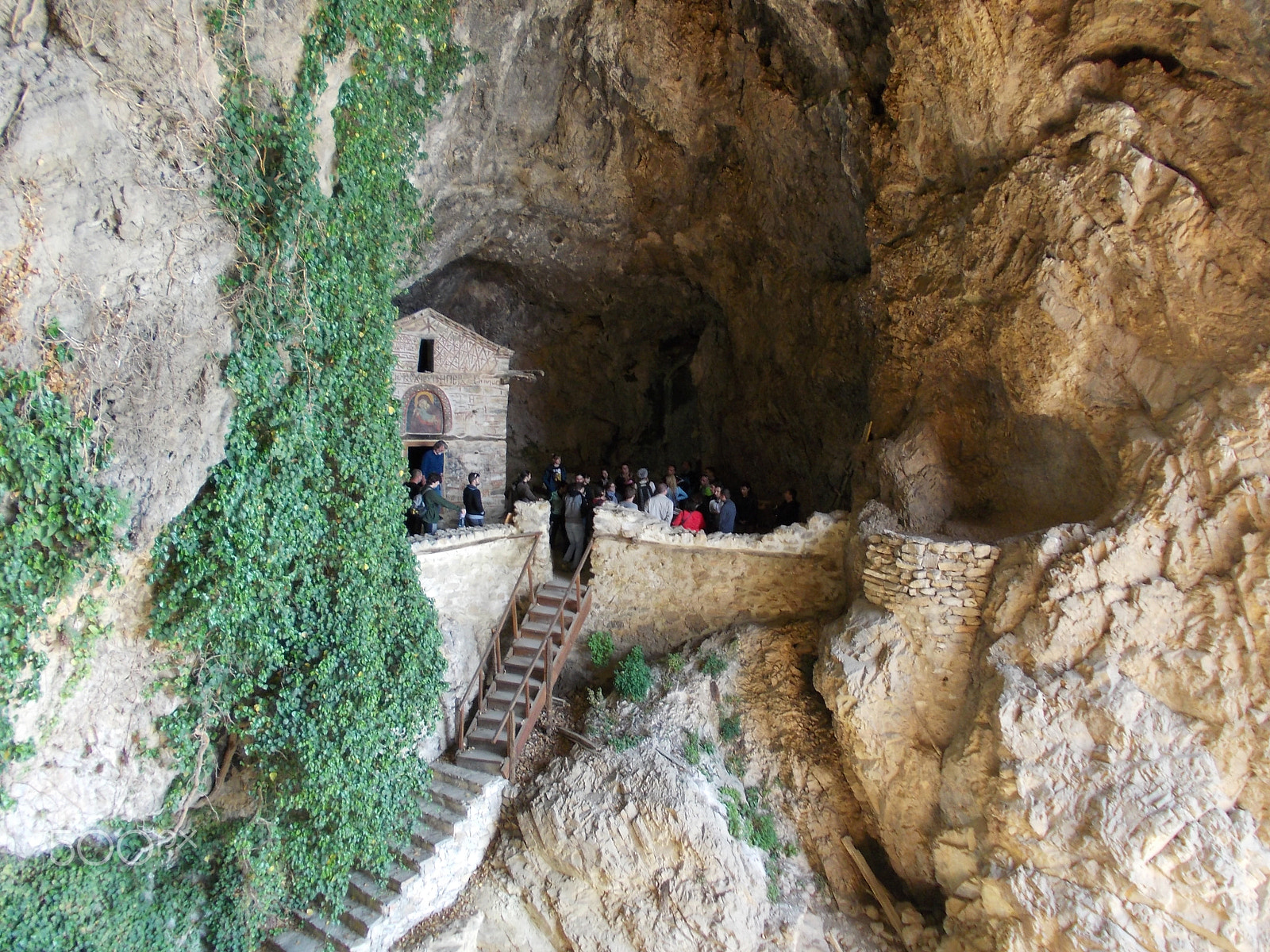 Nikon COOLPIX L25 sample photo. Cave monastery photography