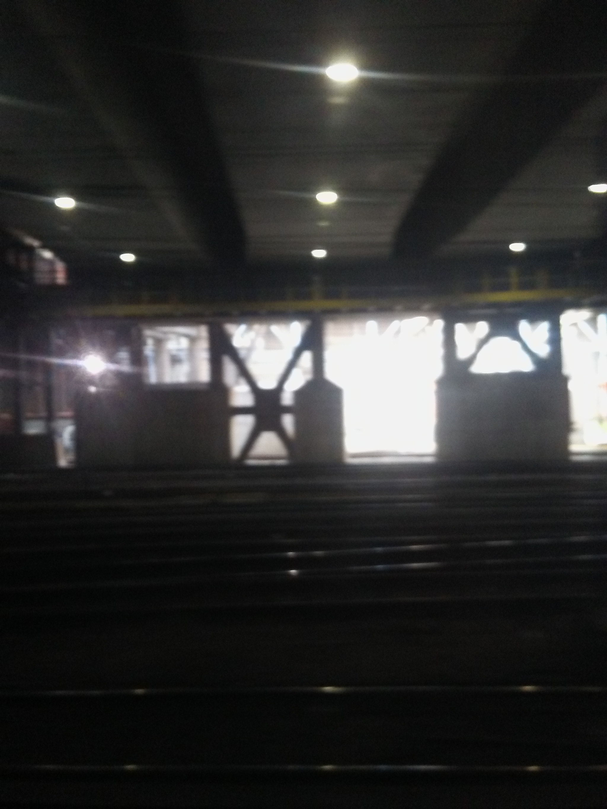 LG M1 sample photo. Pennsylvania station photography
