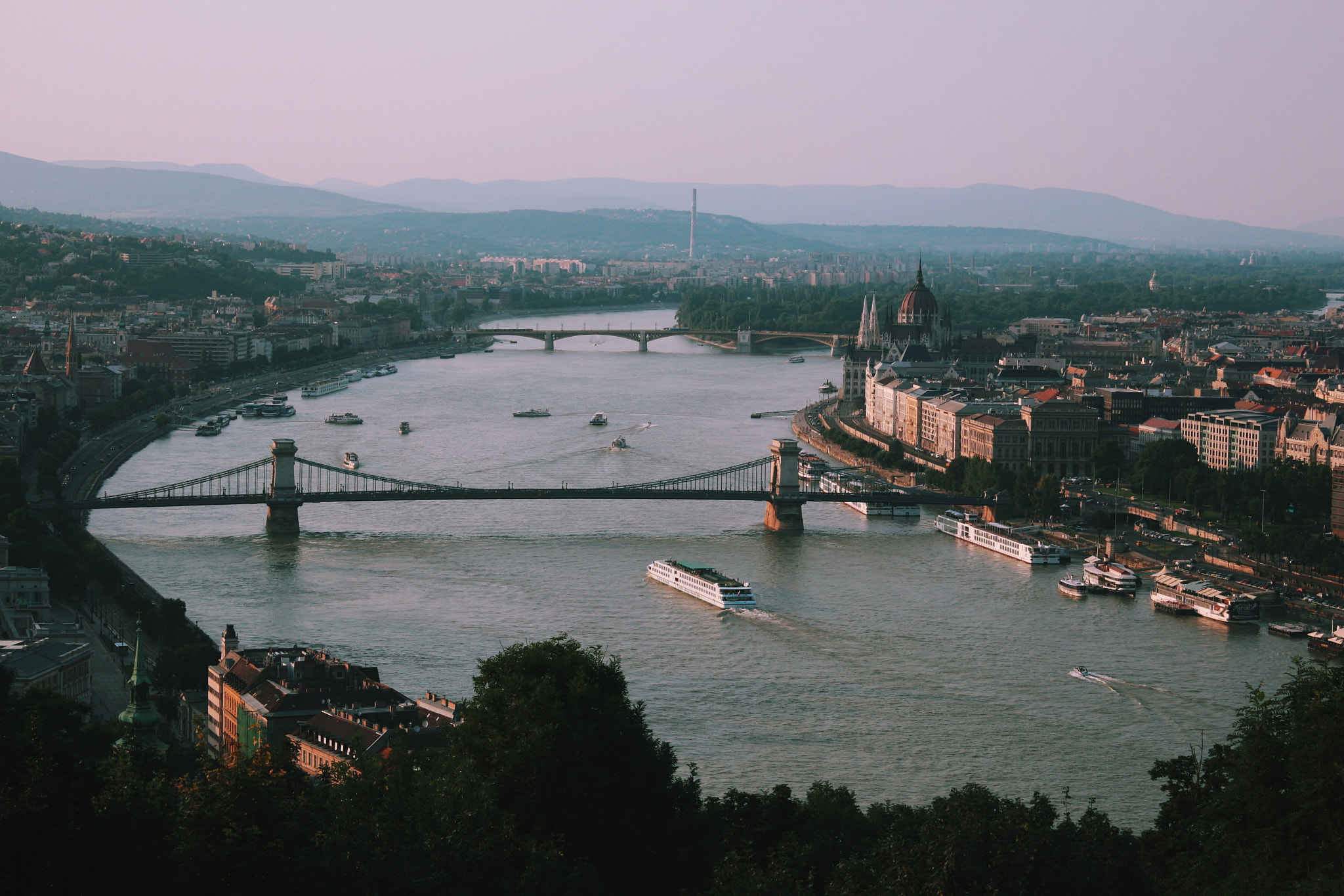 Canon EOS 650D (EOS Rebel T4i / EOS Kiss X6i) + Canon EF 135mm F2.8 SF sample photo. Danube the glorious photography