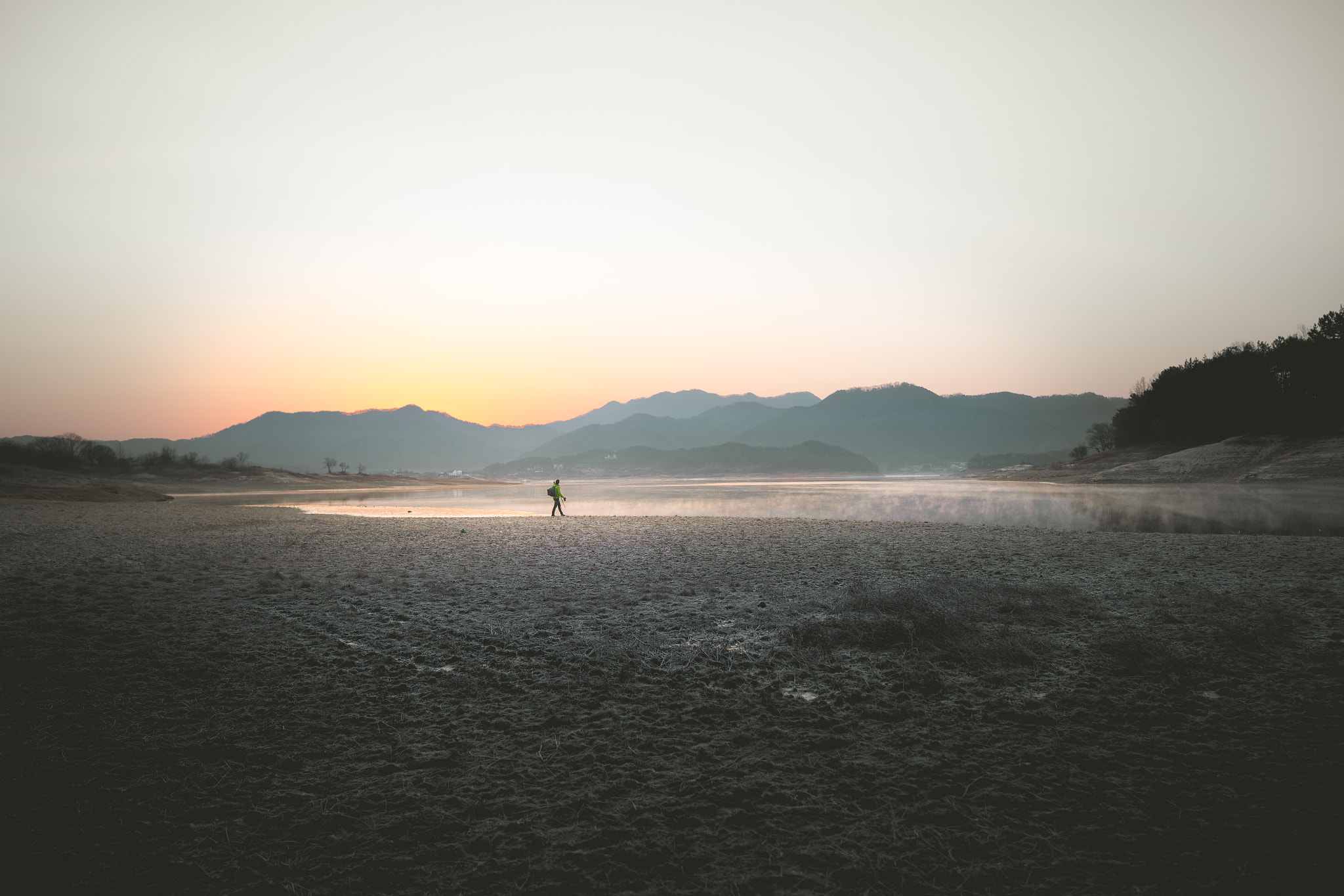 Sony a7 + ZEISS Batis 25mm F2 sample photo. Lake adventure photography