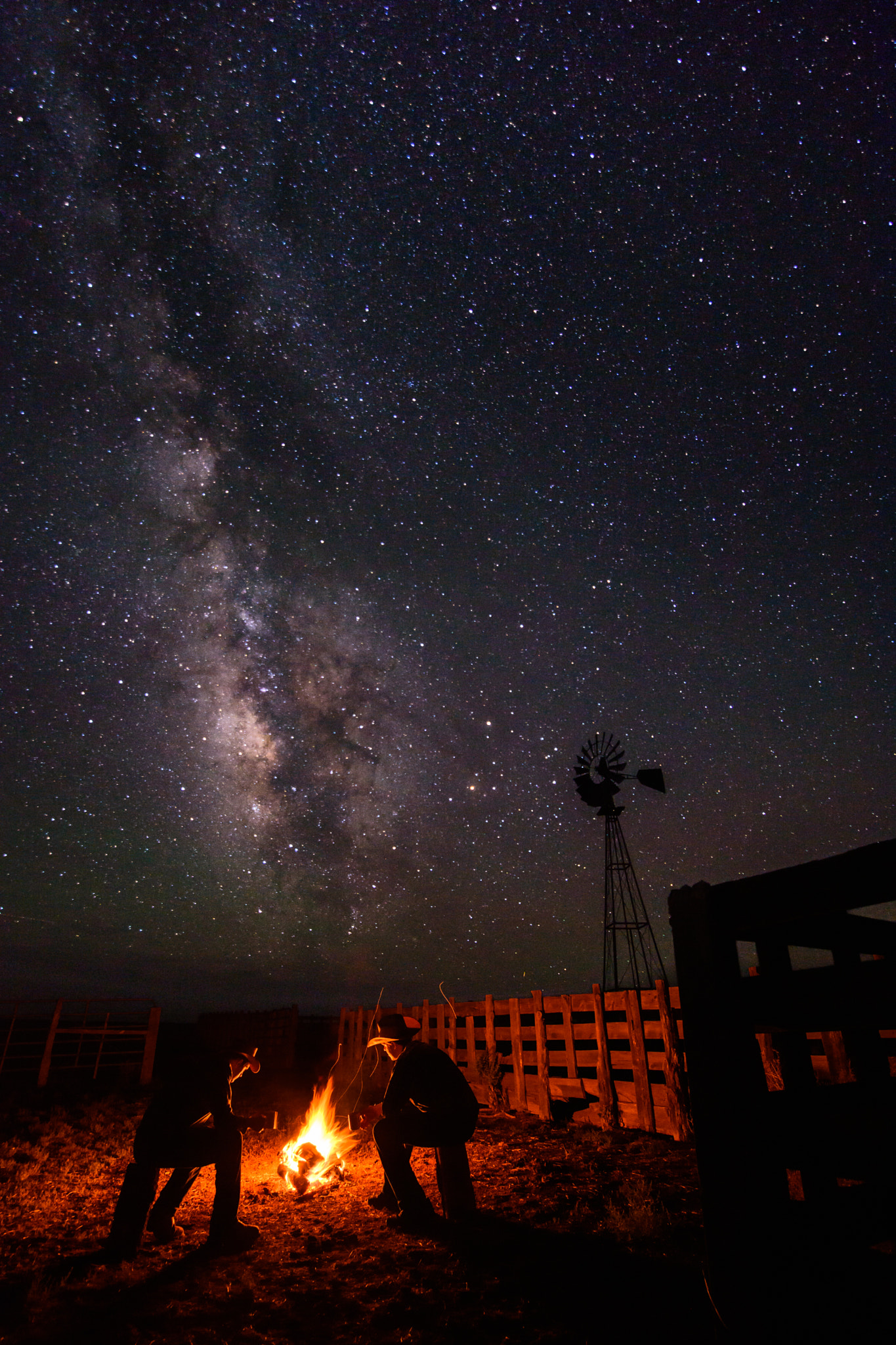 Samyang 14mm F2.8 ED AS IF UMC sample photo. By the fireside under the open sky photography