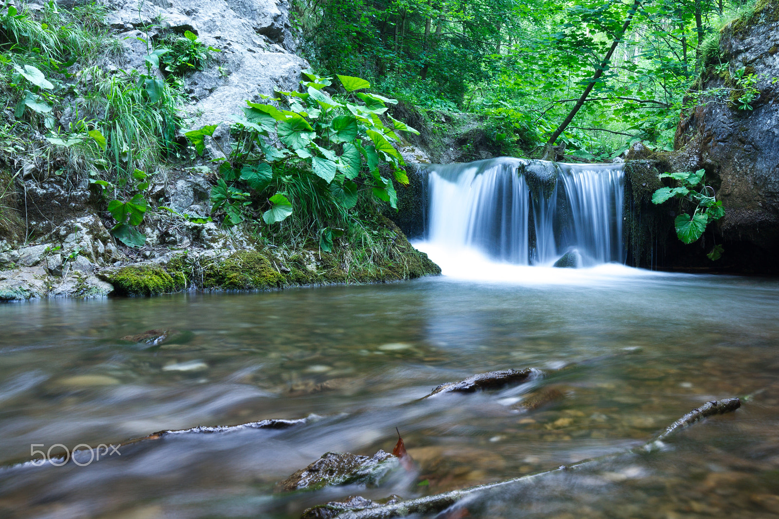 Canon EOS 7D + Canon EF 16-35mm F4L IS USM sample photo. Waterfall photography