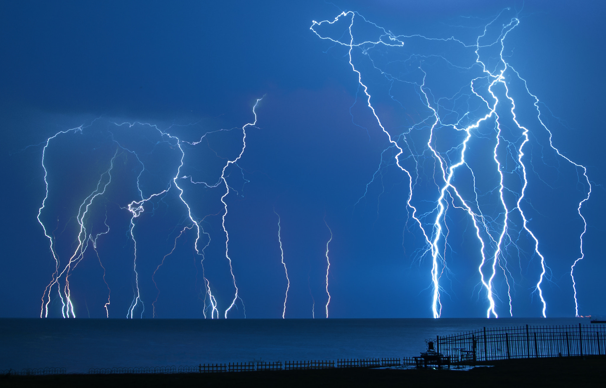 Sony SLT-A77 sample photo. Lake st. clair lightning photography