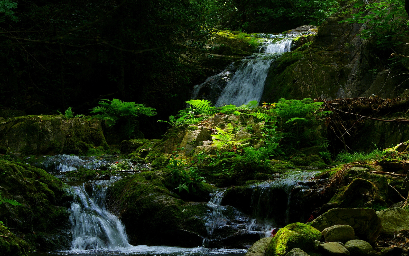 Sony Alpha DSLR-A230 + Sigma 70-300mm F4-5.6 DL Macro sample photo. Cascade de la conne 30450 cévennes photography