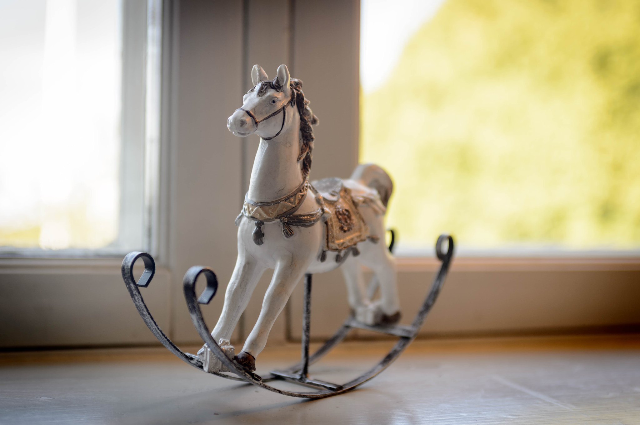 Nikon Df + AF Zoom-Nikkor 35-70mm f/2.8D sample photo. Old swedish rocking horse photography