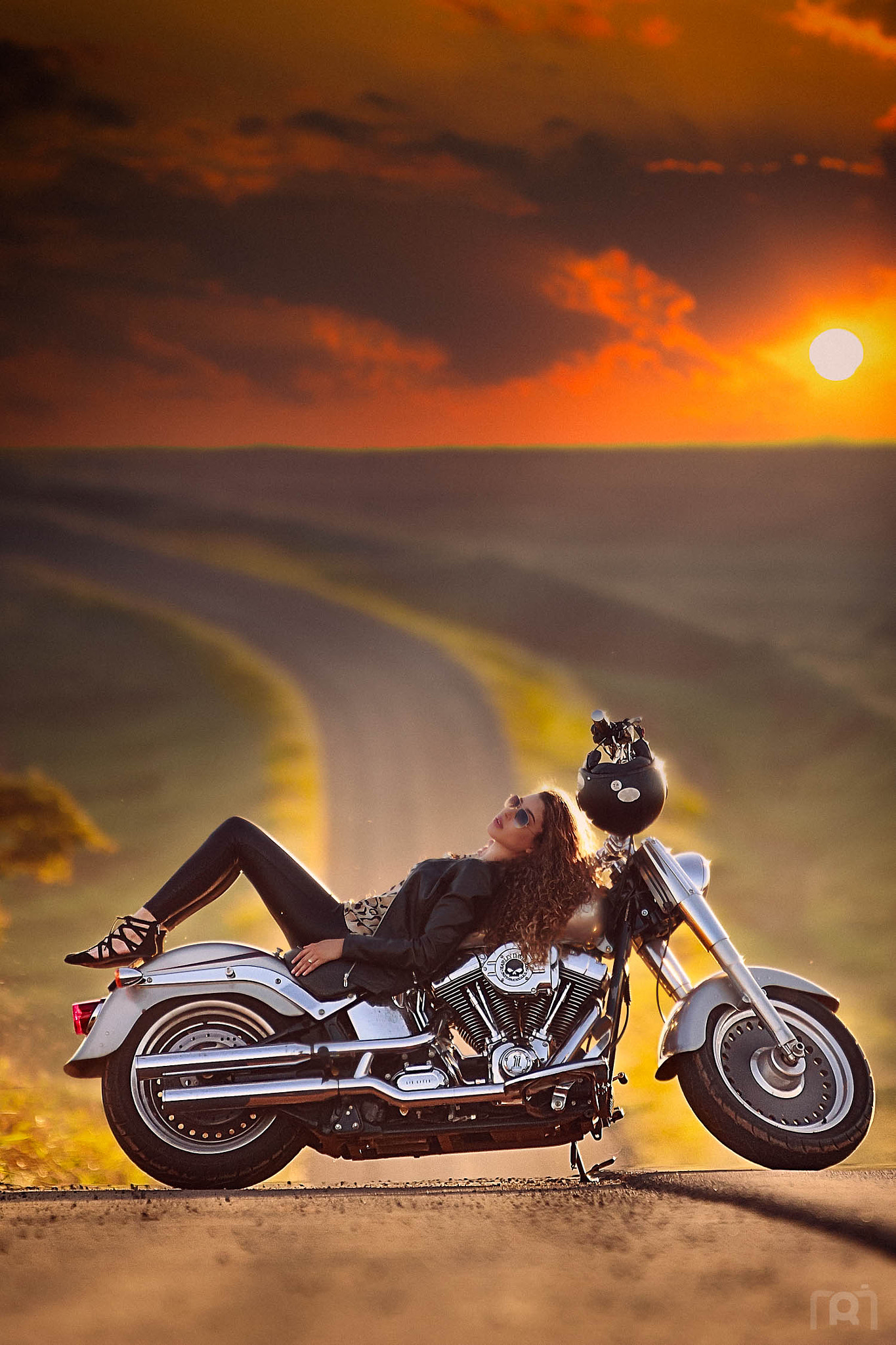 Sigma 70-200mm F2.8 EX DG OS HSM sample photo. Dreaming on the road photography