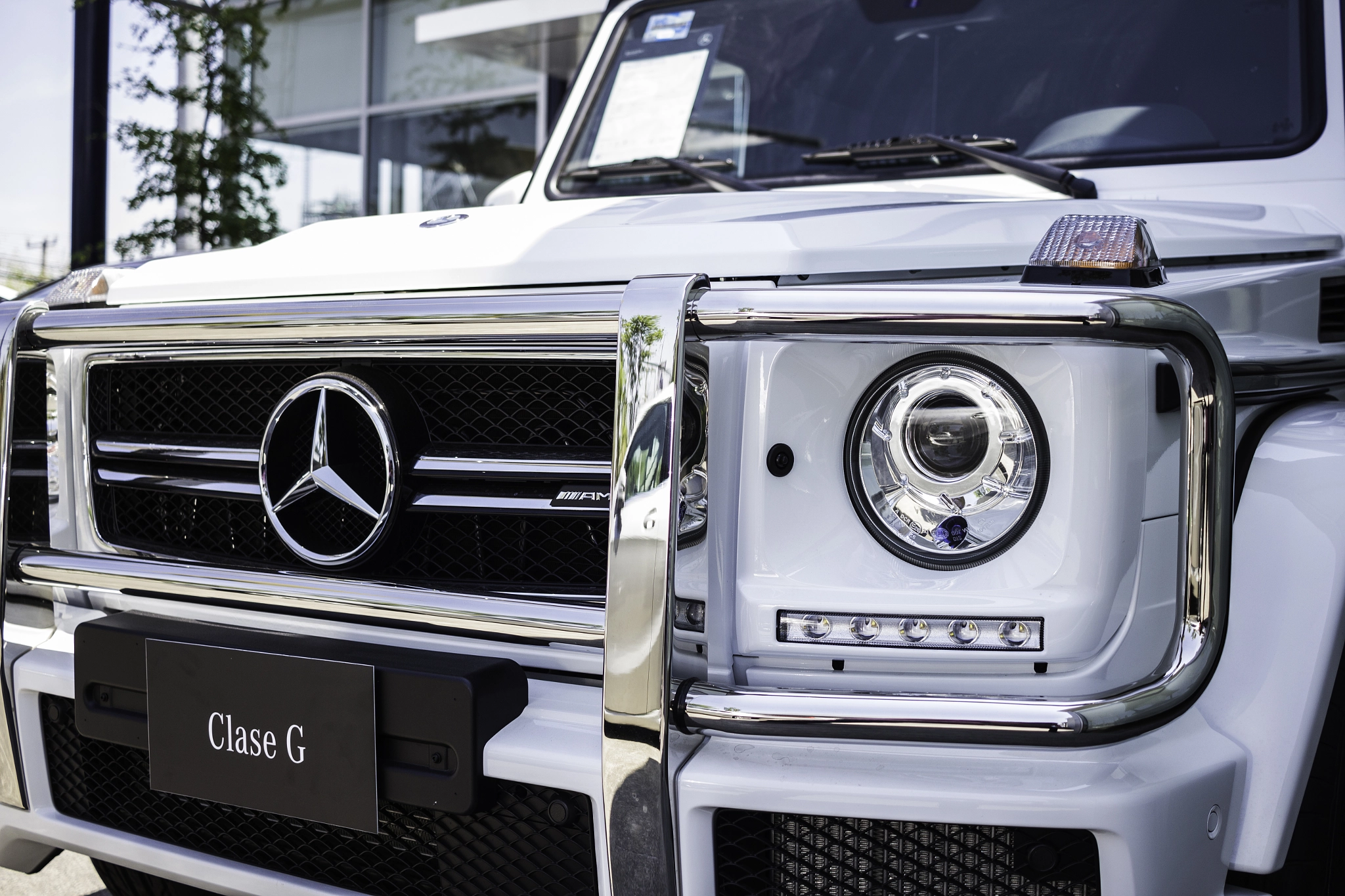 Canon EOS 550D (EOS Rebel T2i / EOS Kiss X4) + Canon EF-S 24mm F2.8 STM sample photo. Mercedes benz g class amg photography