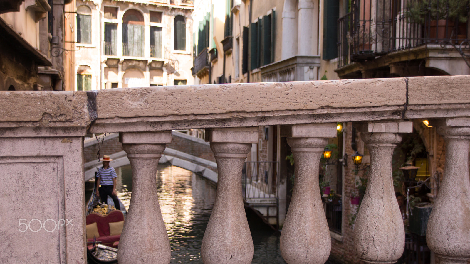 Sony SLT-A65 (SLT-A65V) + Tamron AF 28-105mm F4-5.6 [IF] sample photo. Venice gondolier photography