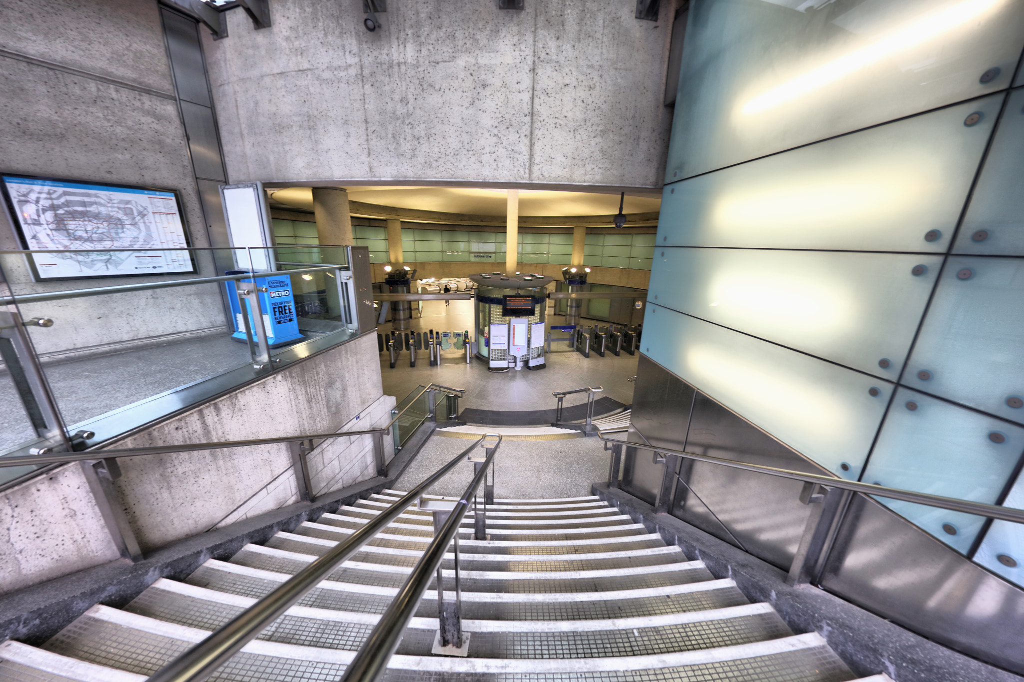 Canon EOS 5DS R + Canon EF 11-24mm F4L USM sample photo. London photography