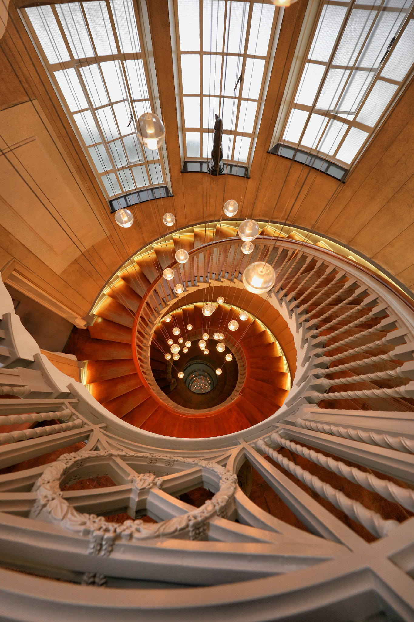Canon EOS 5DS R + Canon EF 11-24mm F4L USM sample photo. London photography