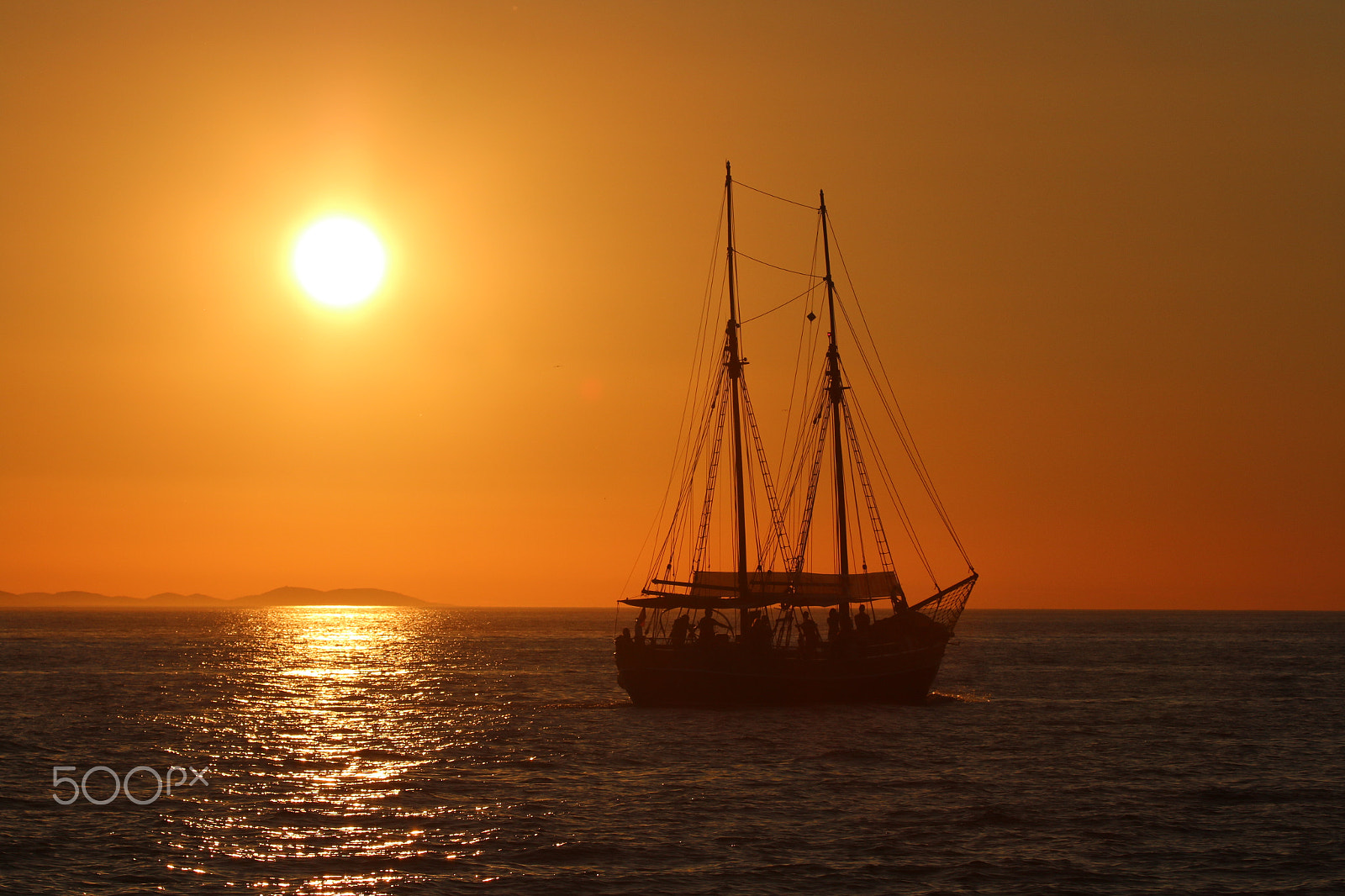 Canon EF 100-400mm F4.5-5.6L IS USM sample photo. Sailing in sunset photography
