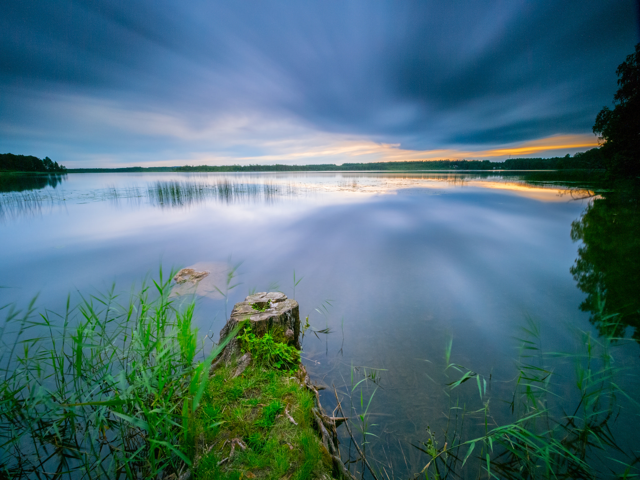Olympus OM-D E-M5 + Olympus M.Zuiko Digital ED 7-14mm F2.8 PRO sample photo. Sunset on a small lake. photography