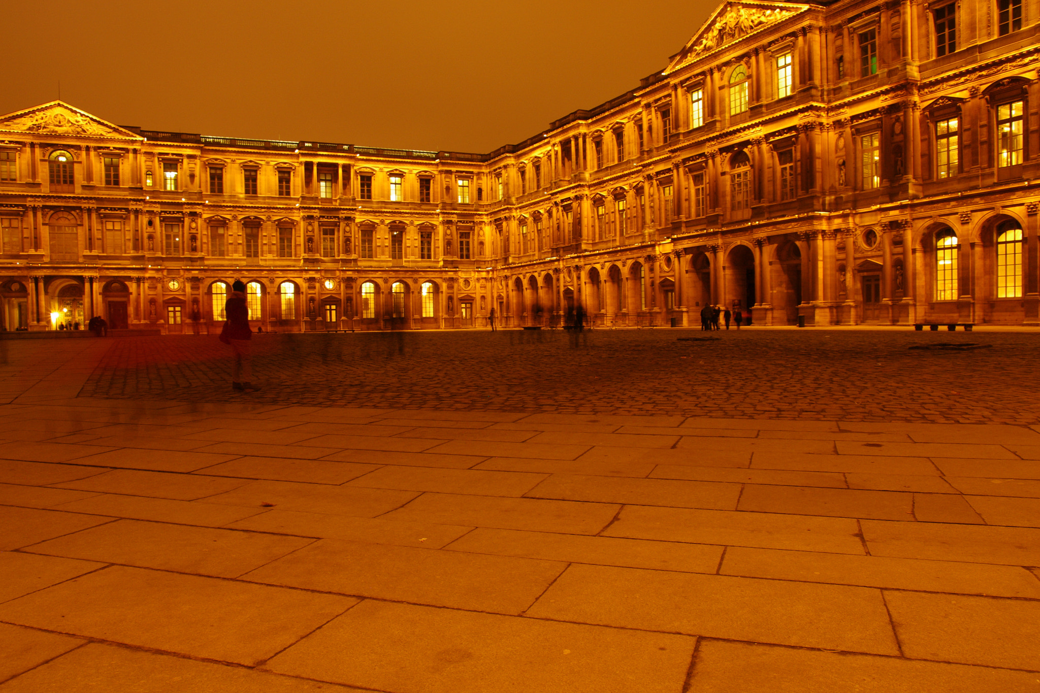 Pentax smc DA 17-70mm F4.0 AL (IF) SDM sample photo. Le carré du louvre photography