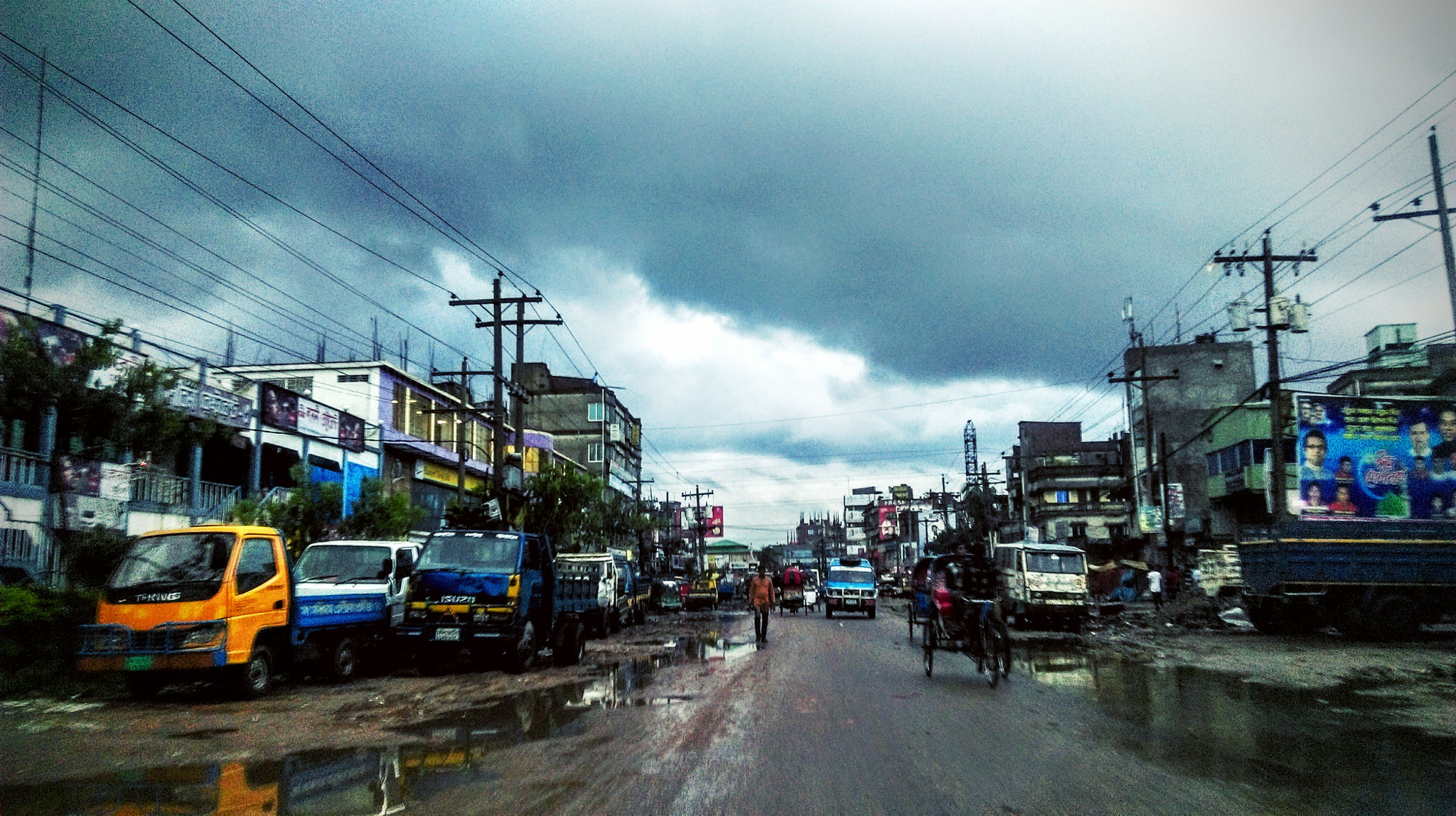 HTC DESIRE 820 DUAL SIM sample photo. Cloudy city photography