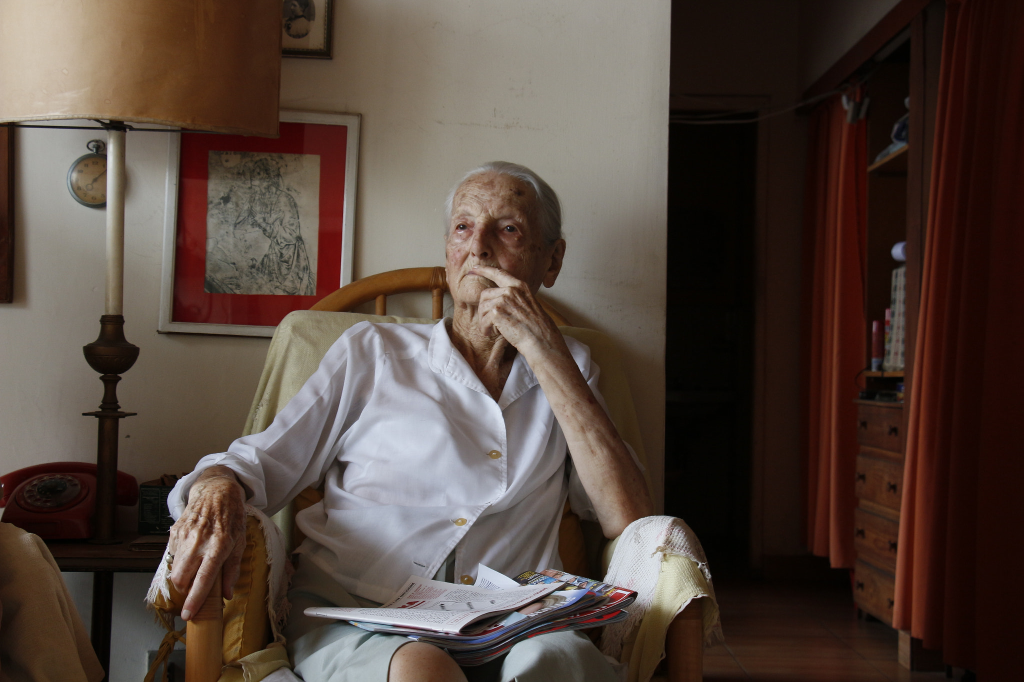 Canon EOS 650D (EOS Rebel T4i / EOS Kiss X6i) + Canon EF 50mm f/1.8 sample photo. My grandmother´s thoughts photography