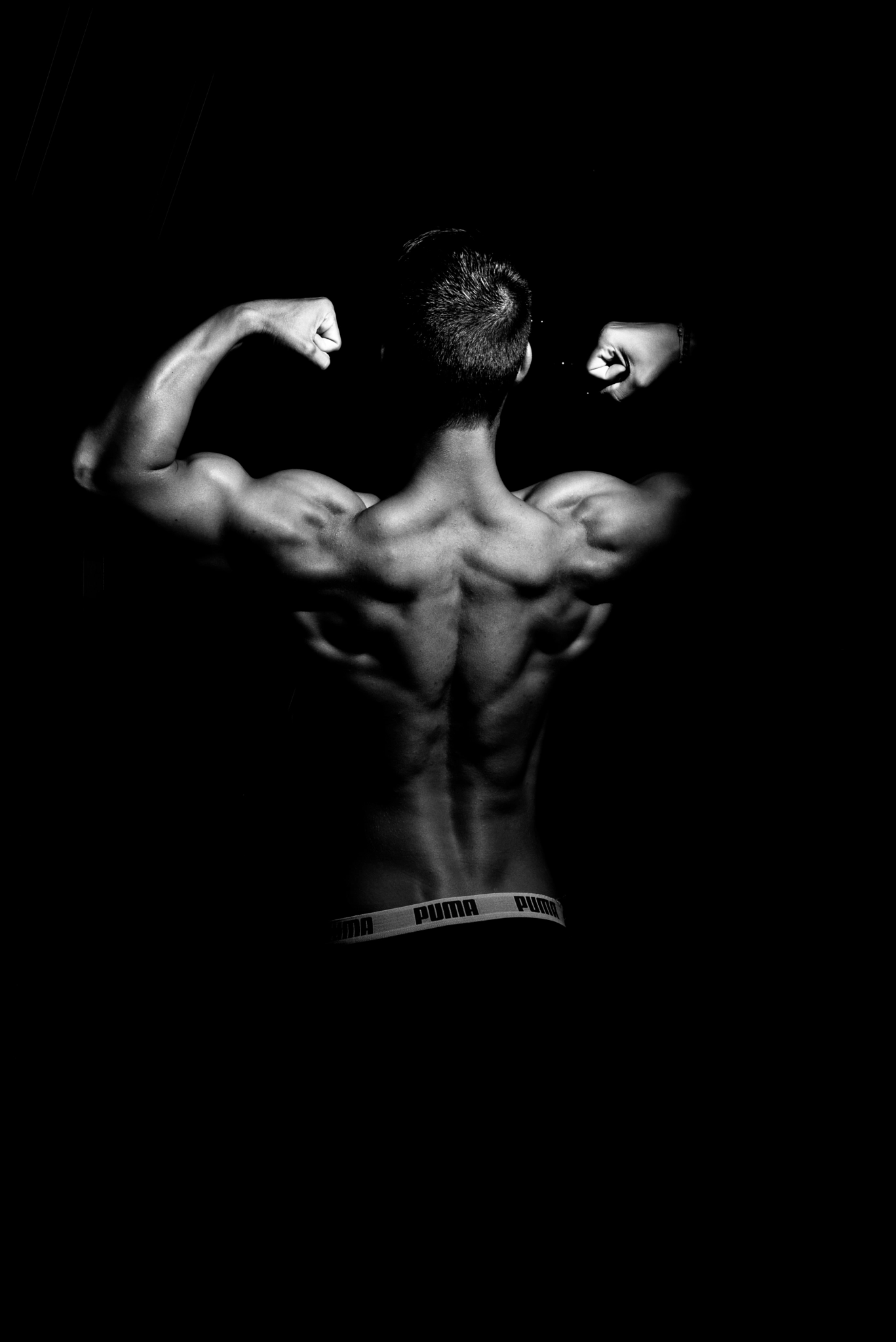 Nikon D750 + AF Zoom-Nikkor 35-70mm f/2.8 sample photo. Bodybuilding backbiceps photography