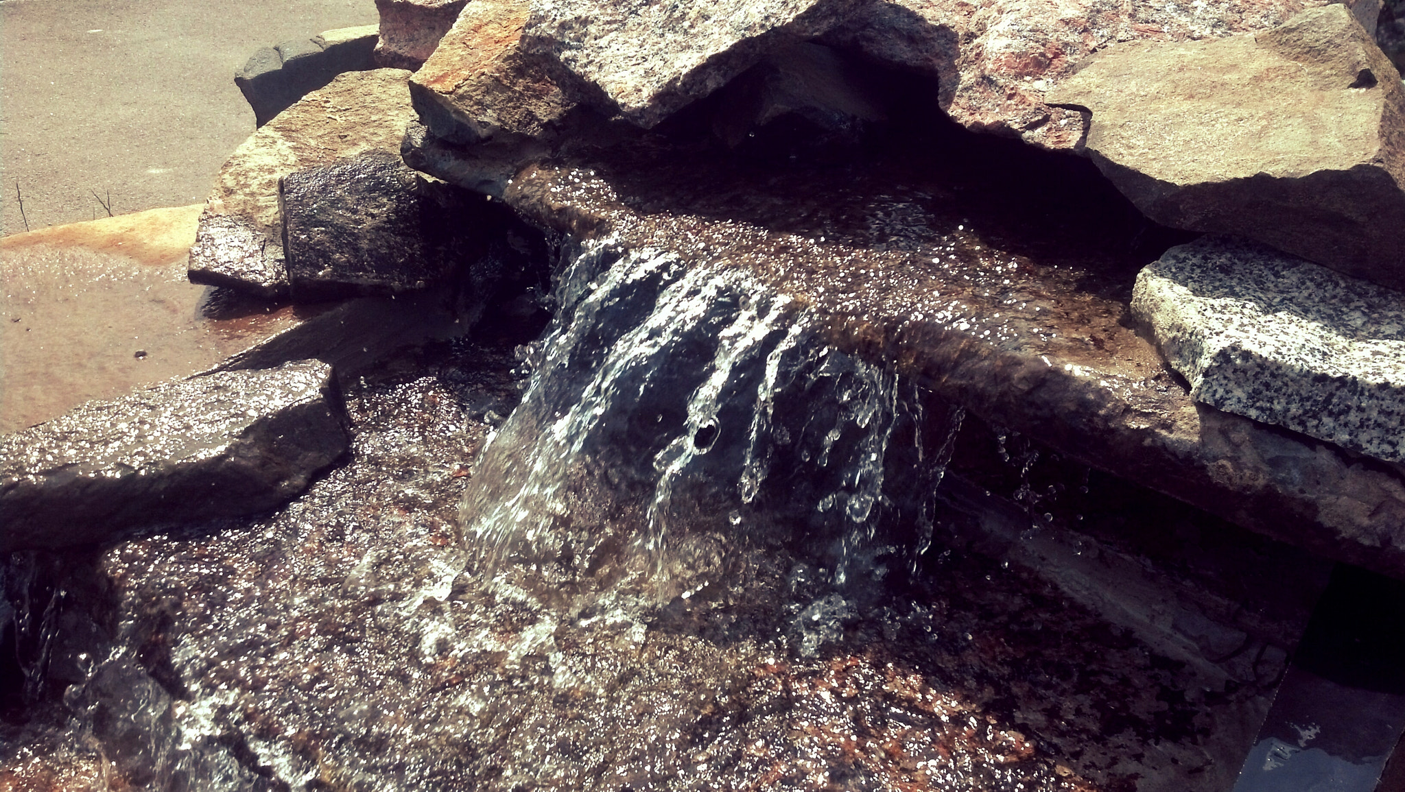 Motorola DROID RAZR sample photo
