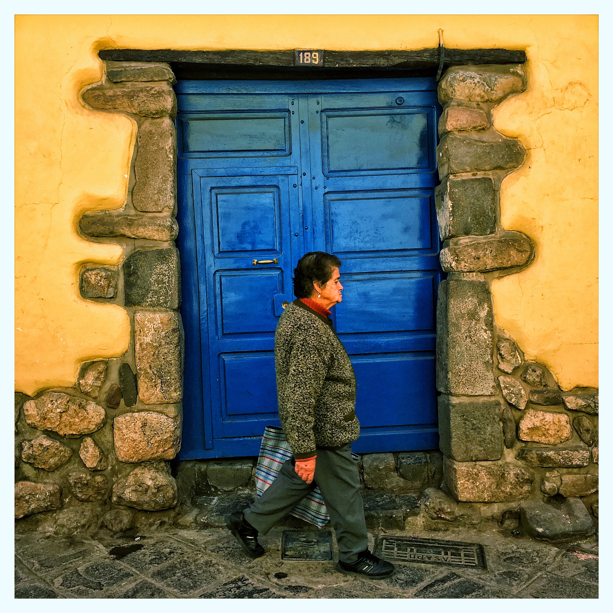 Jag.gr 6X6 for iPhone sample photo. Cuzco, peru photography